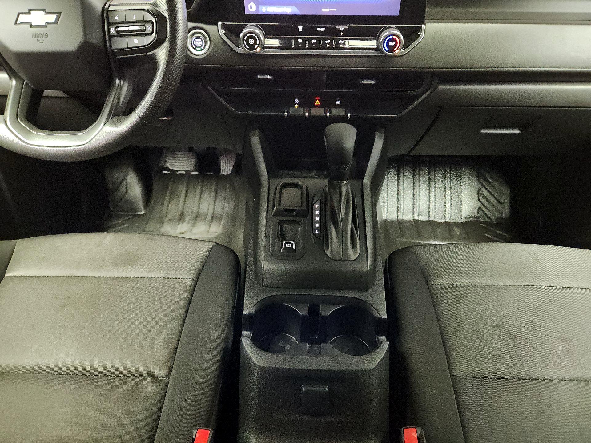 Thumbnail: 2023 Chevrolet Colorado - 17