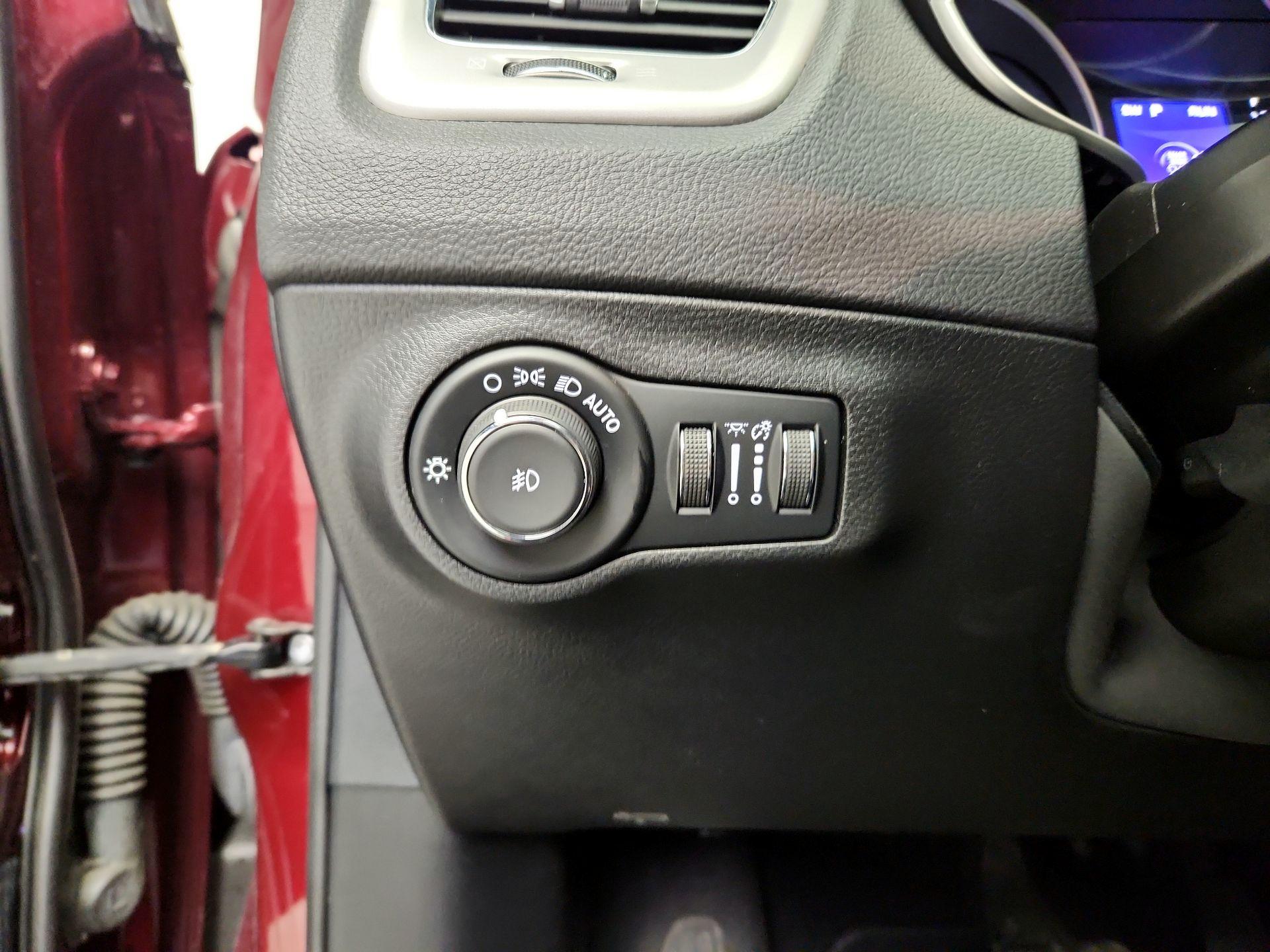 Thumbnail: 2020 Jeep Compass - 13