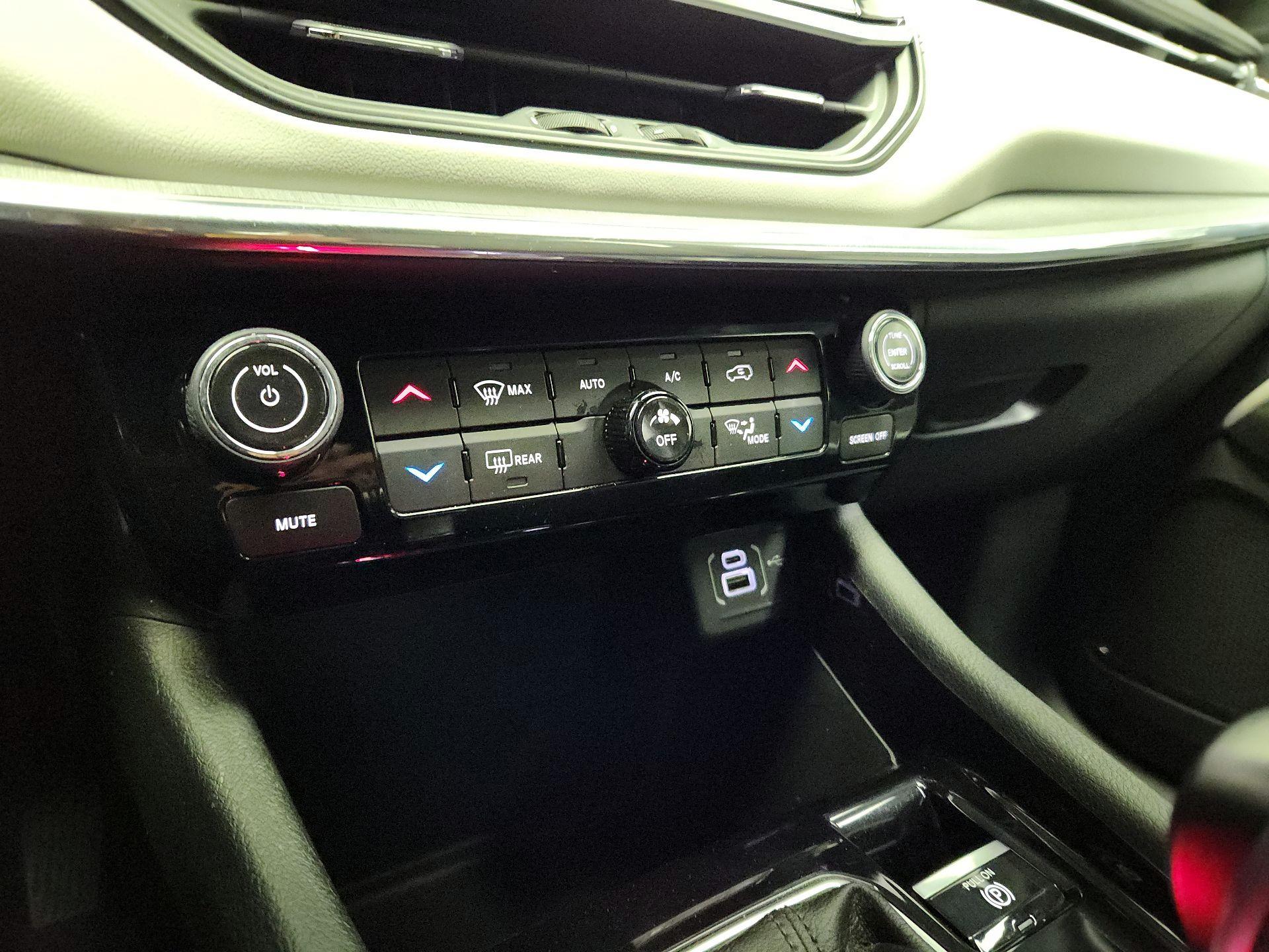 Thumbnail: 2023 Jeep Compass - 16