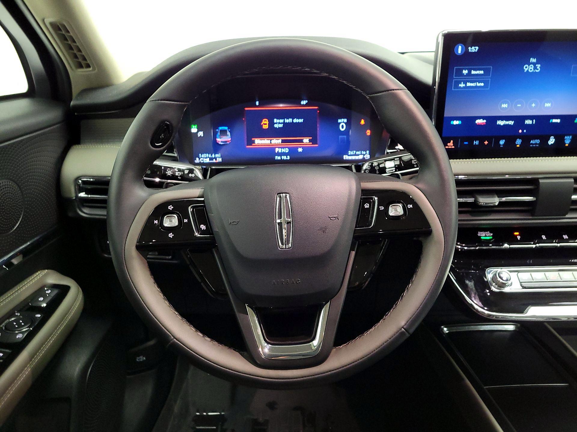 Thumbnail: 2025 Lincoln Corsair - 10