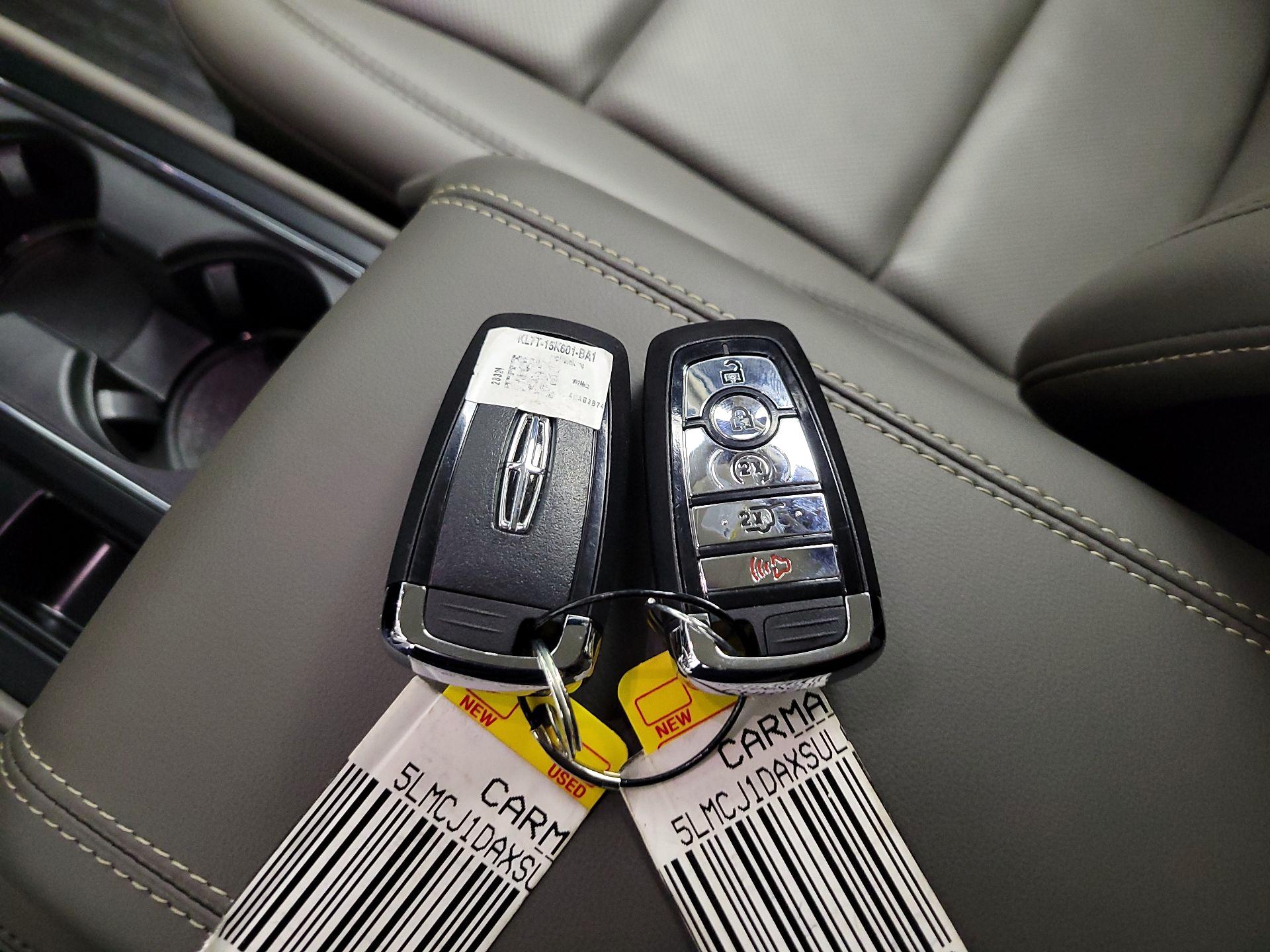 Thumbnail: 2025 Lincoln Corsair - 18