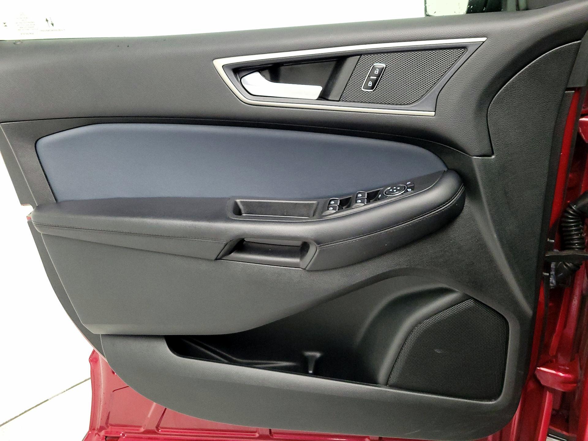 Thumbnail: 2023 Ford Edge - 12