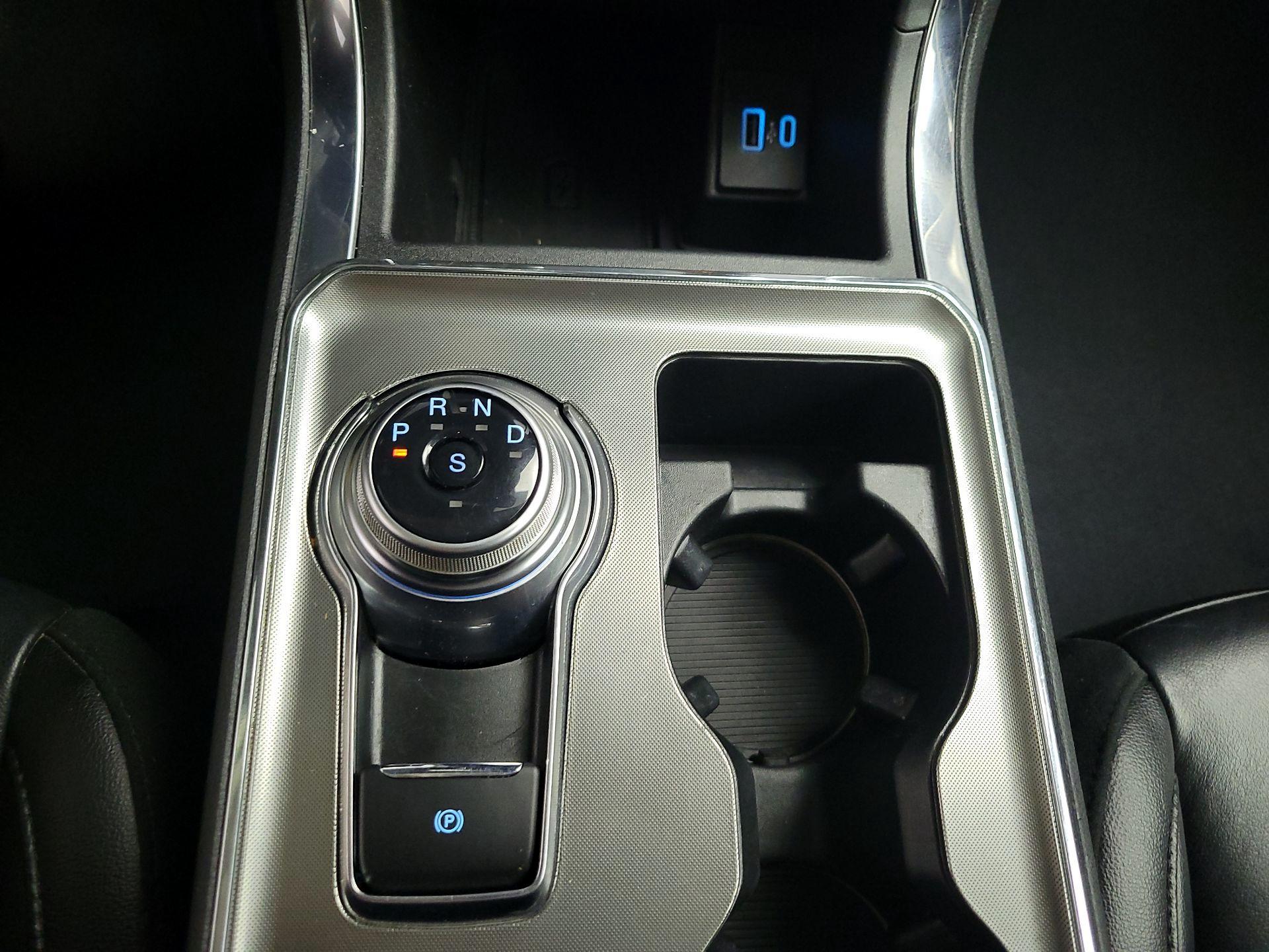 Thumbnail: 2022 Ford Edge - 17