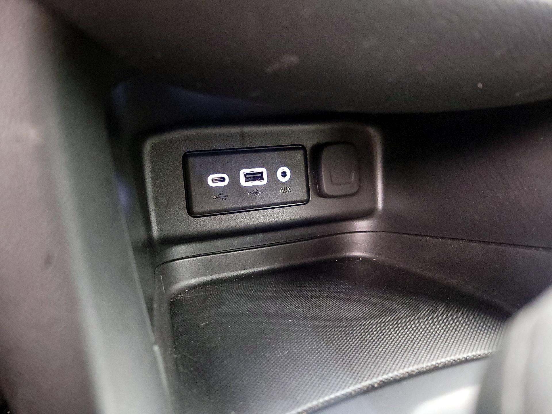 Thumbnail: 2023 Chevrolet Equinox - 18