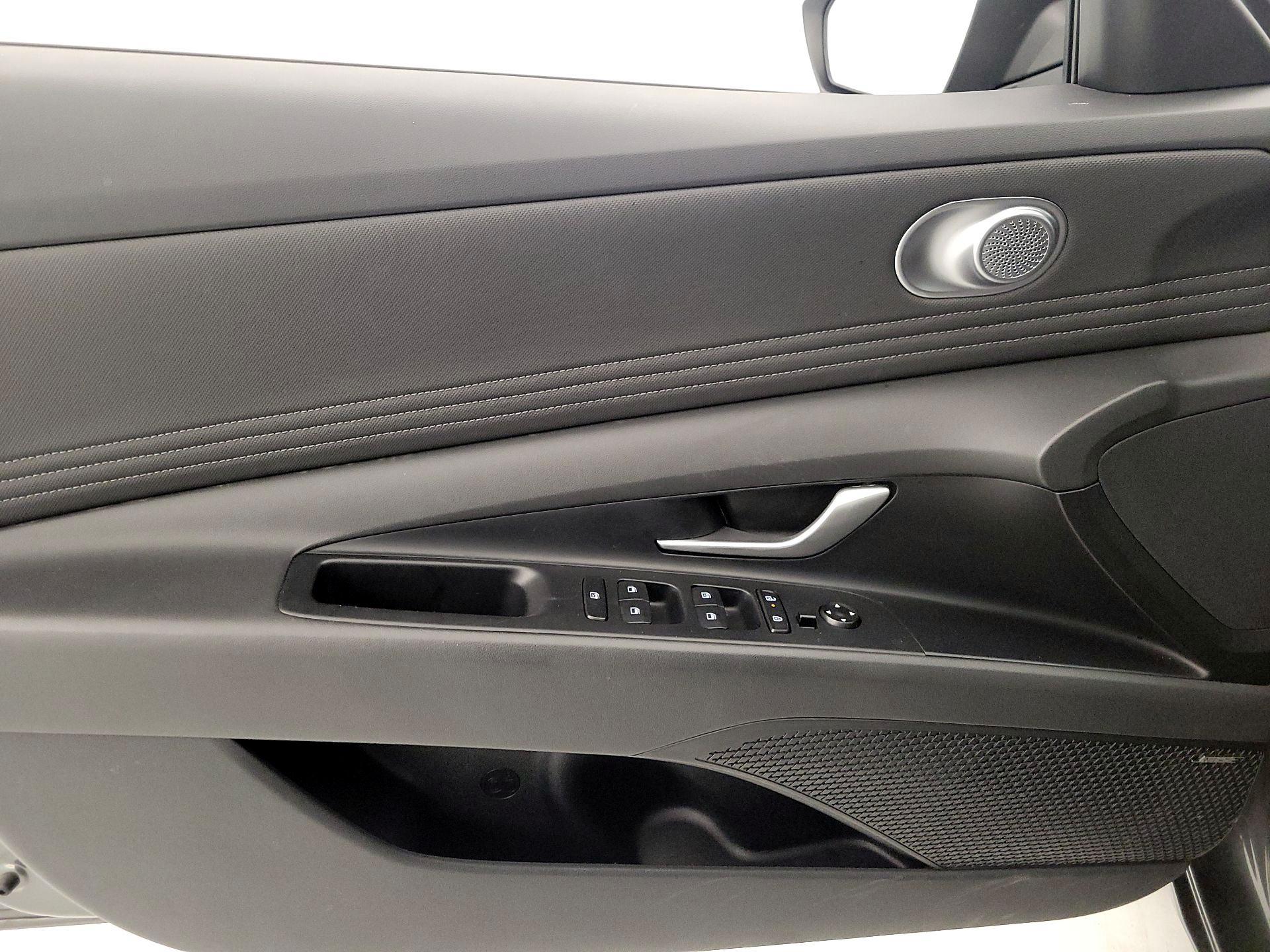 Thumbnail: 2025 Hyundai Elantra - 12