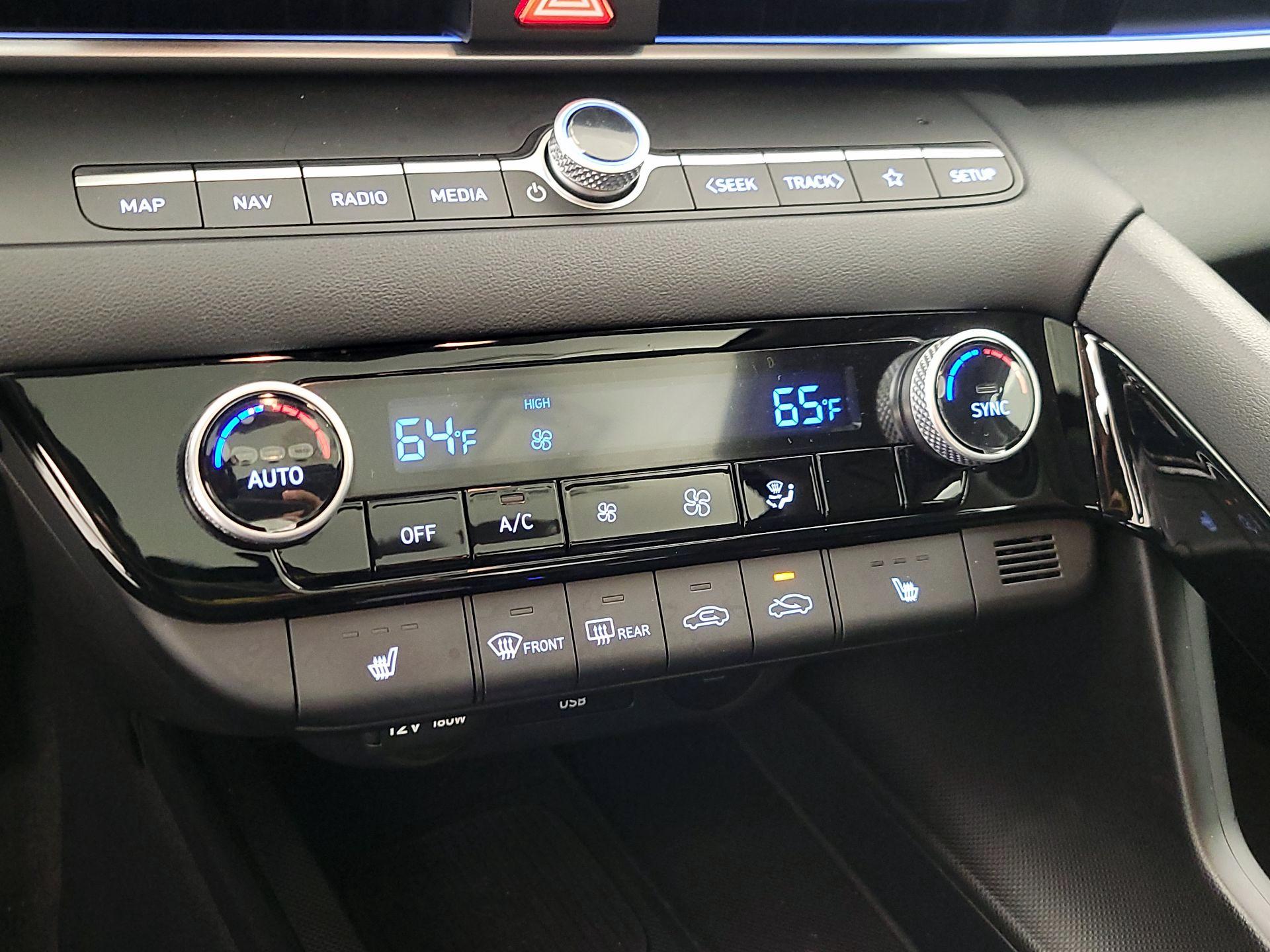 Thumbnail: 2025 Hyundai Elantra - 17