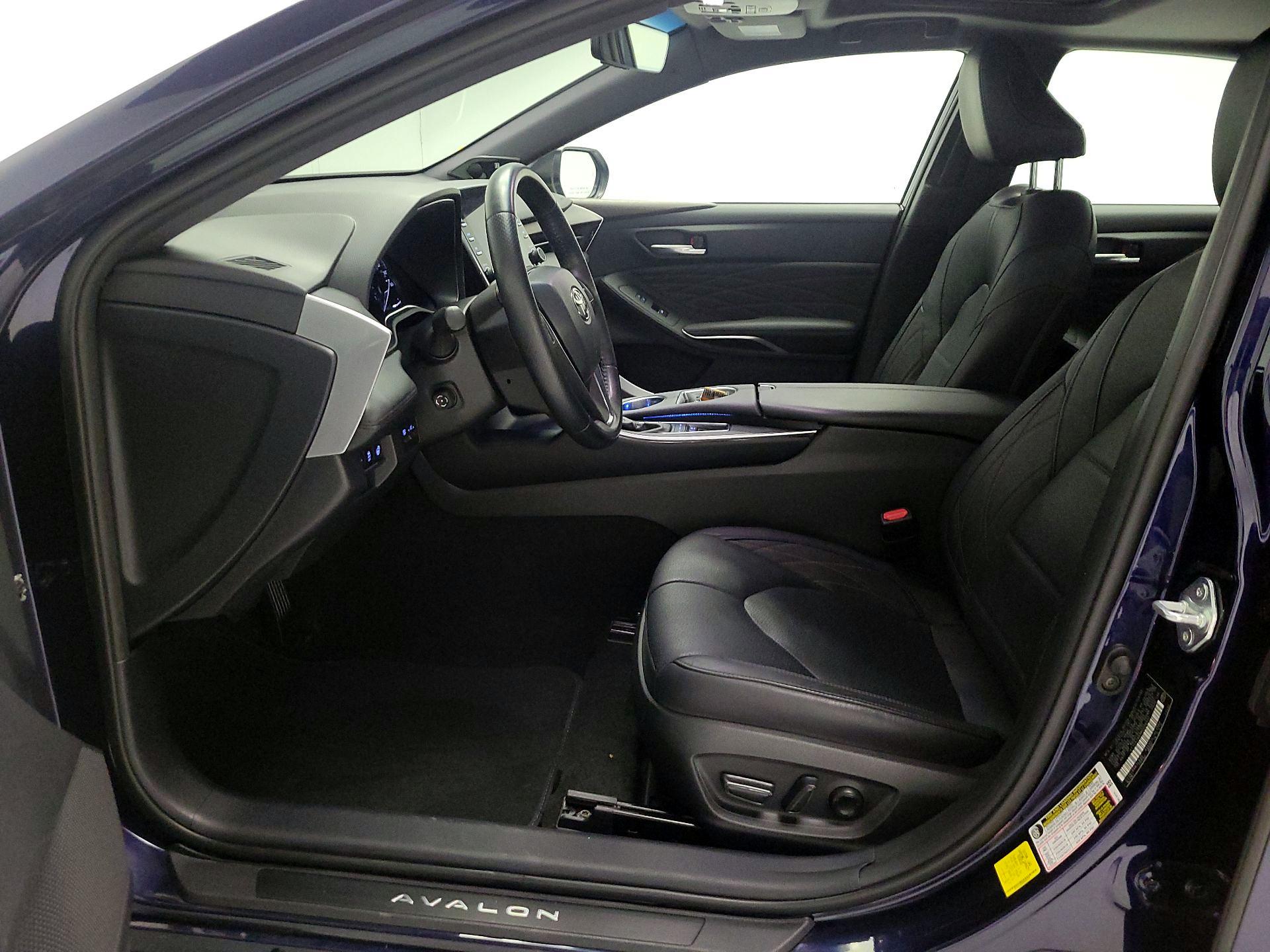 Thumbnail: 2021 Toyota Avalon - 11