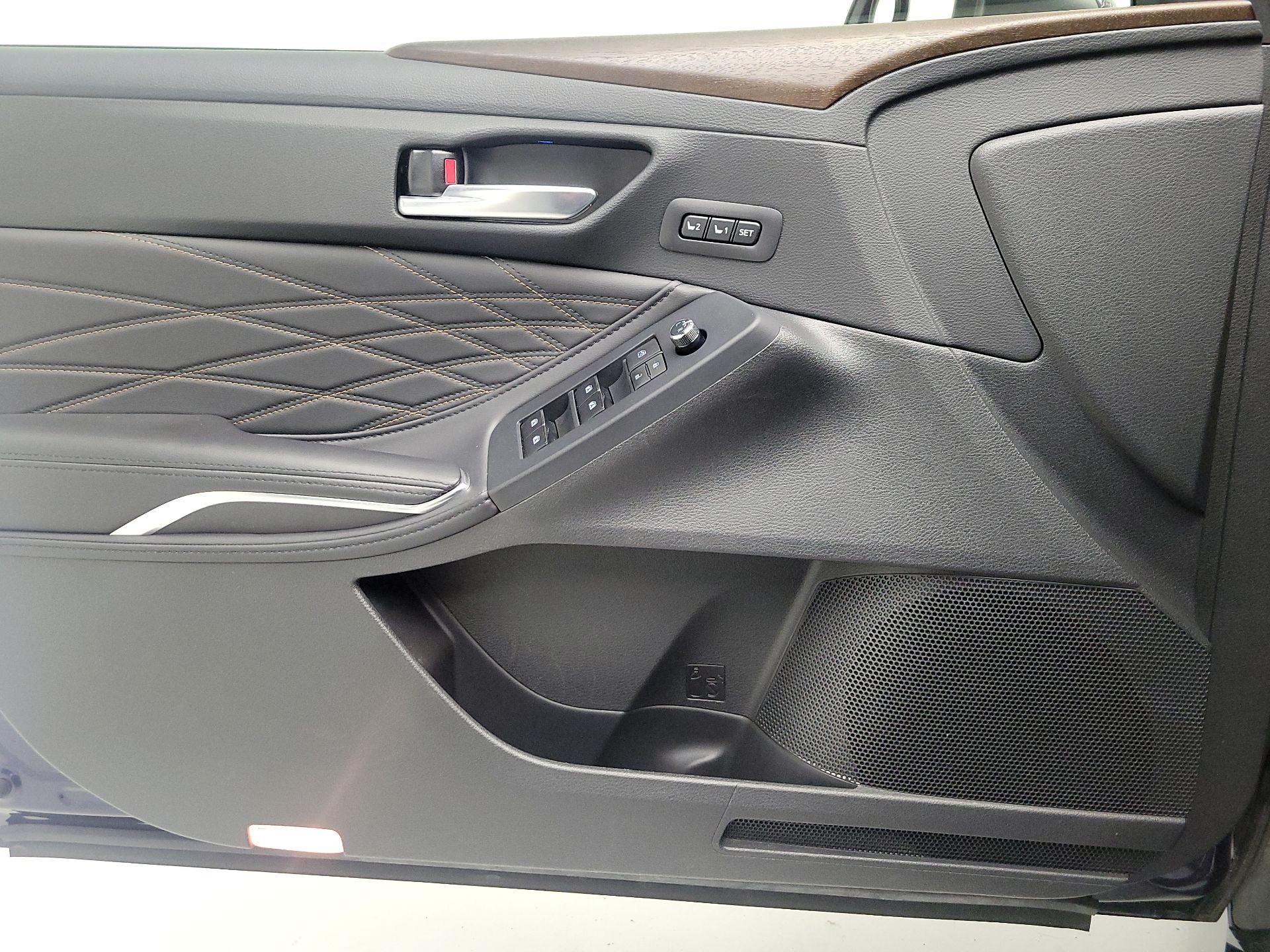 Thumbnail: 2021 Toyota Avalon - 12