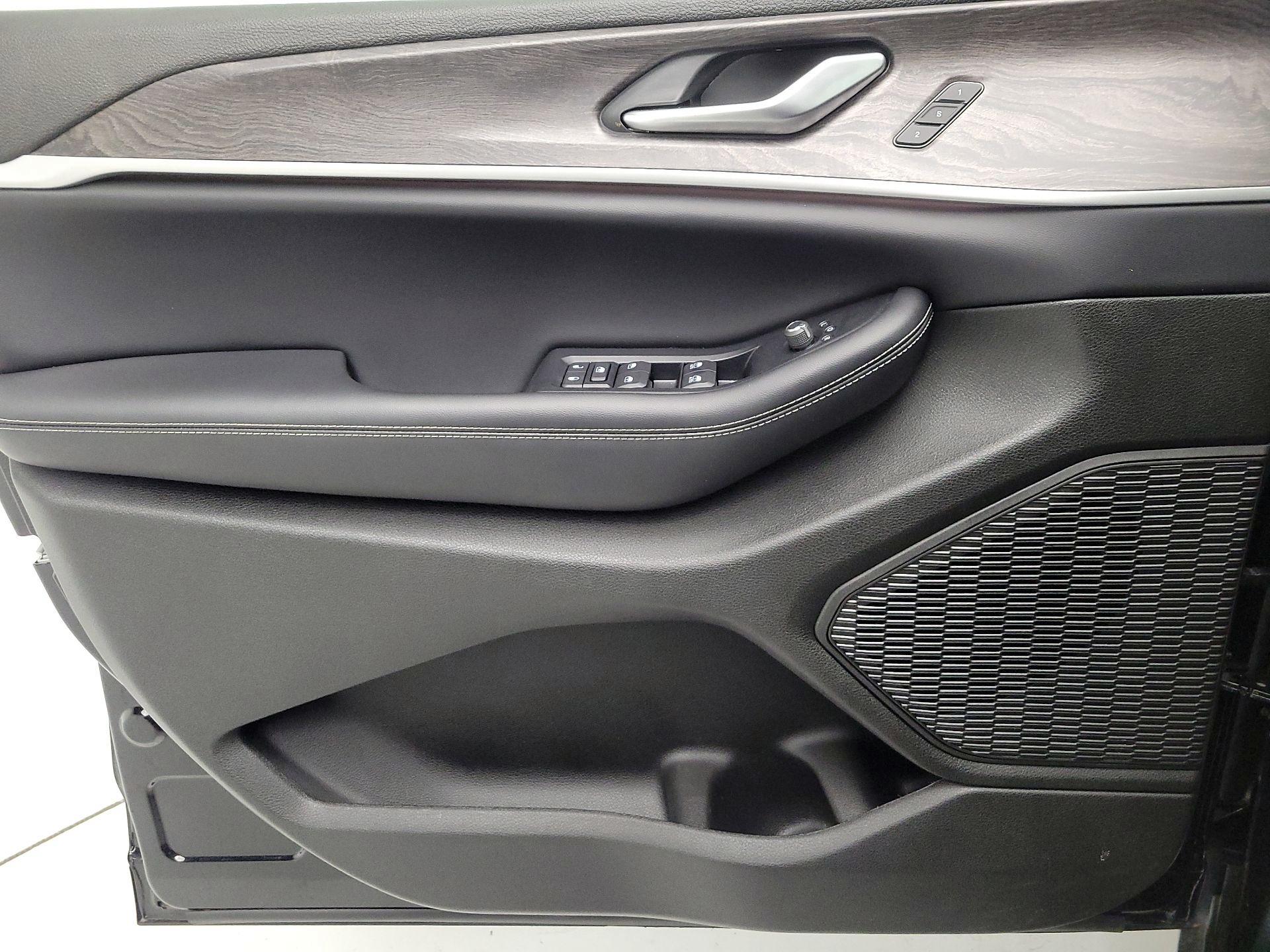 Thumbnail: 2024 Jeep Grand Cherokee - 12