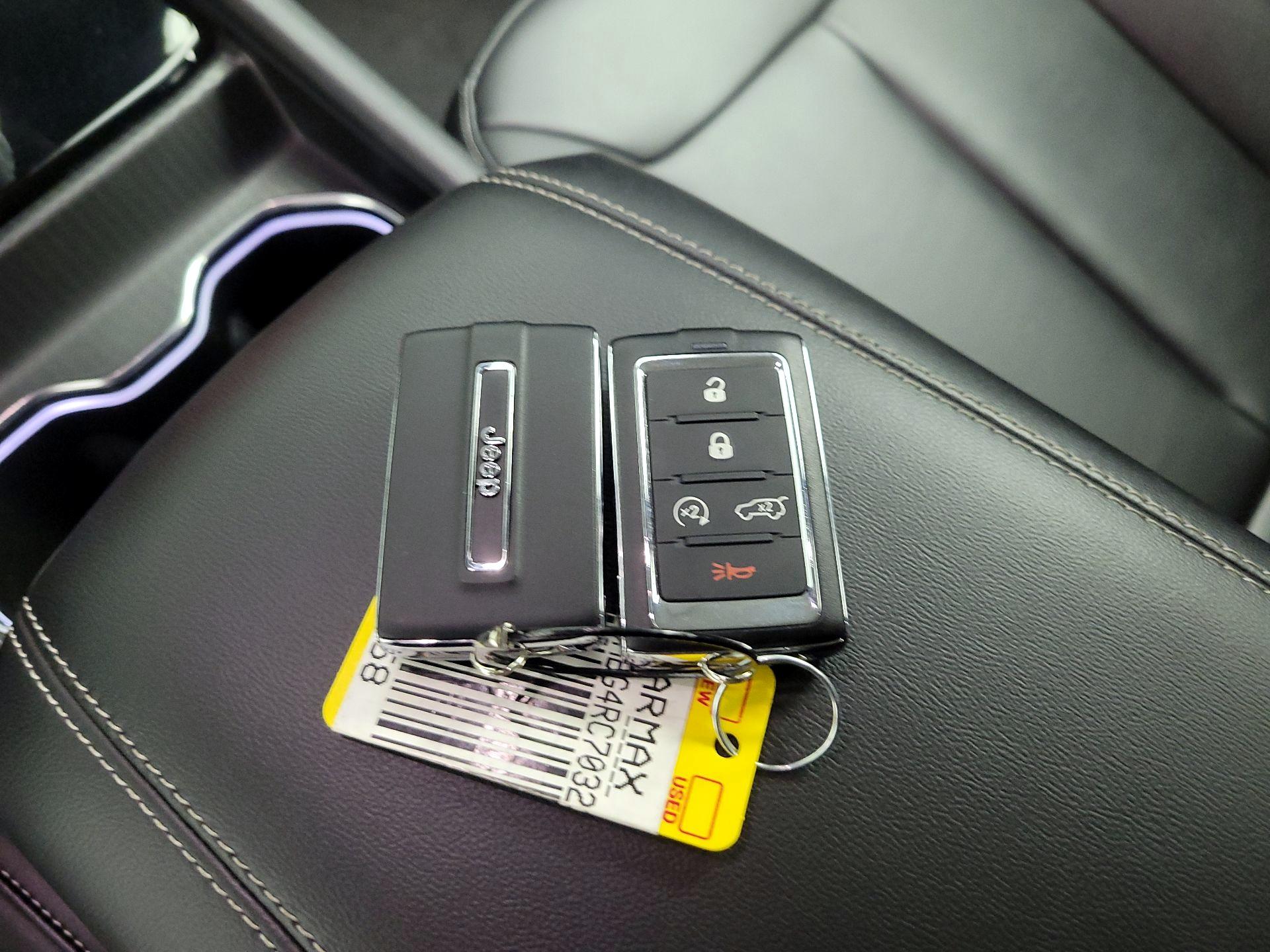 Thumbnail: 2024 Jeep Grand Cherokee - 18