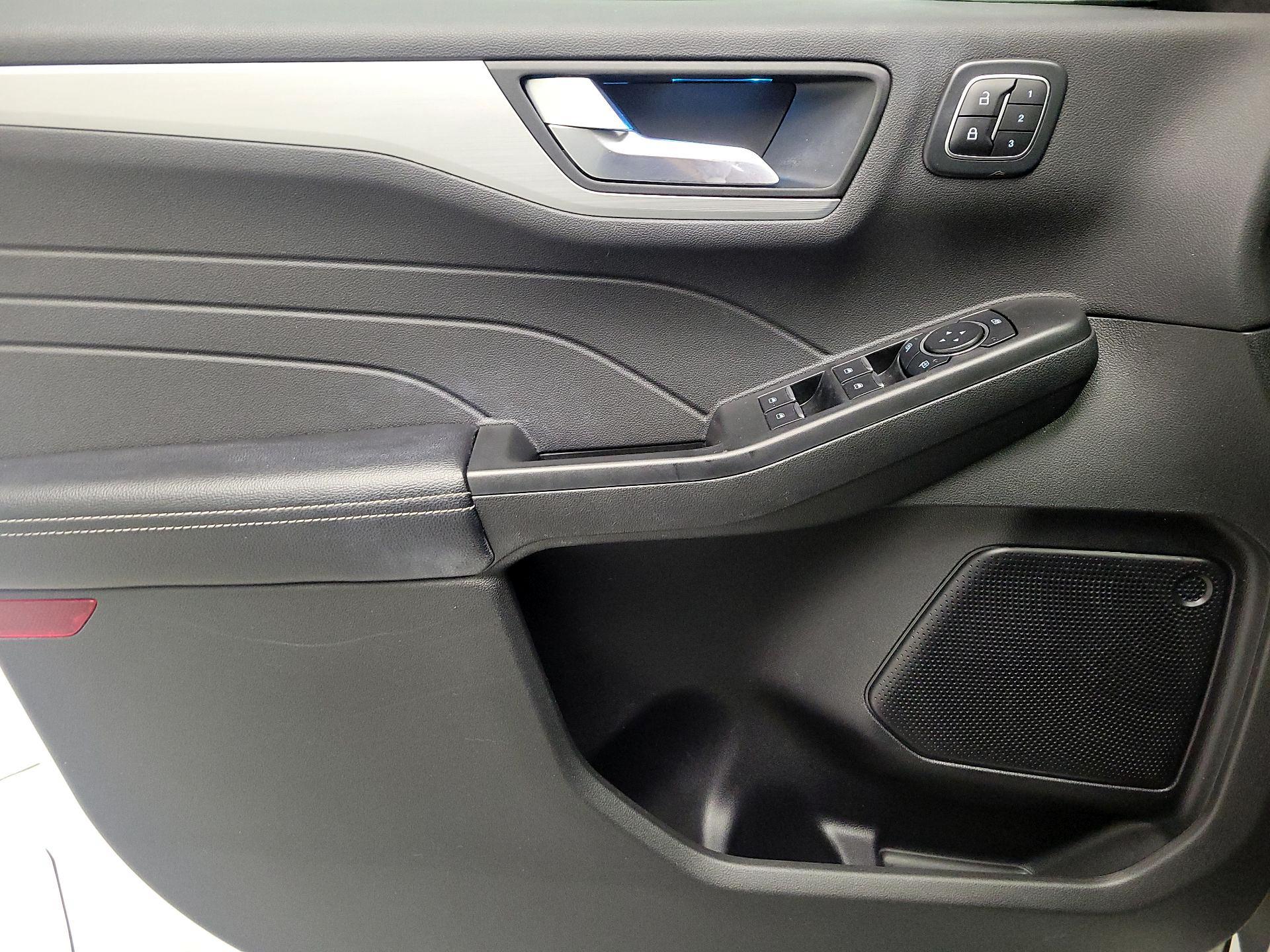 Thumbnail: 2023 Ford Escape - 12