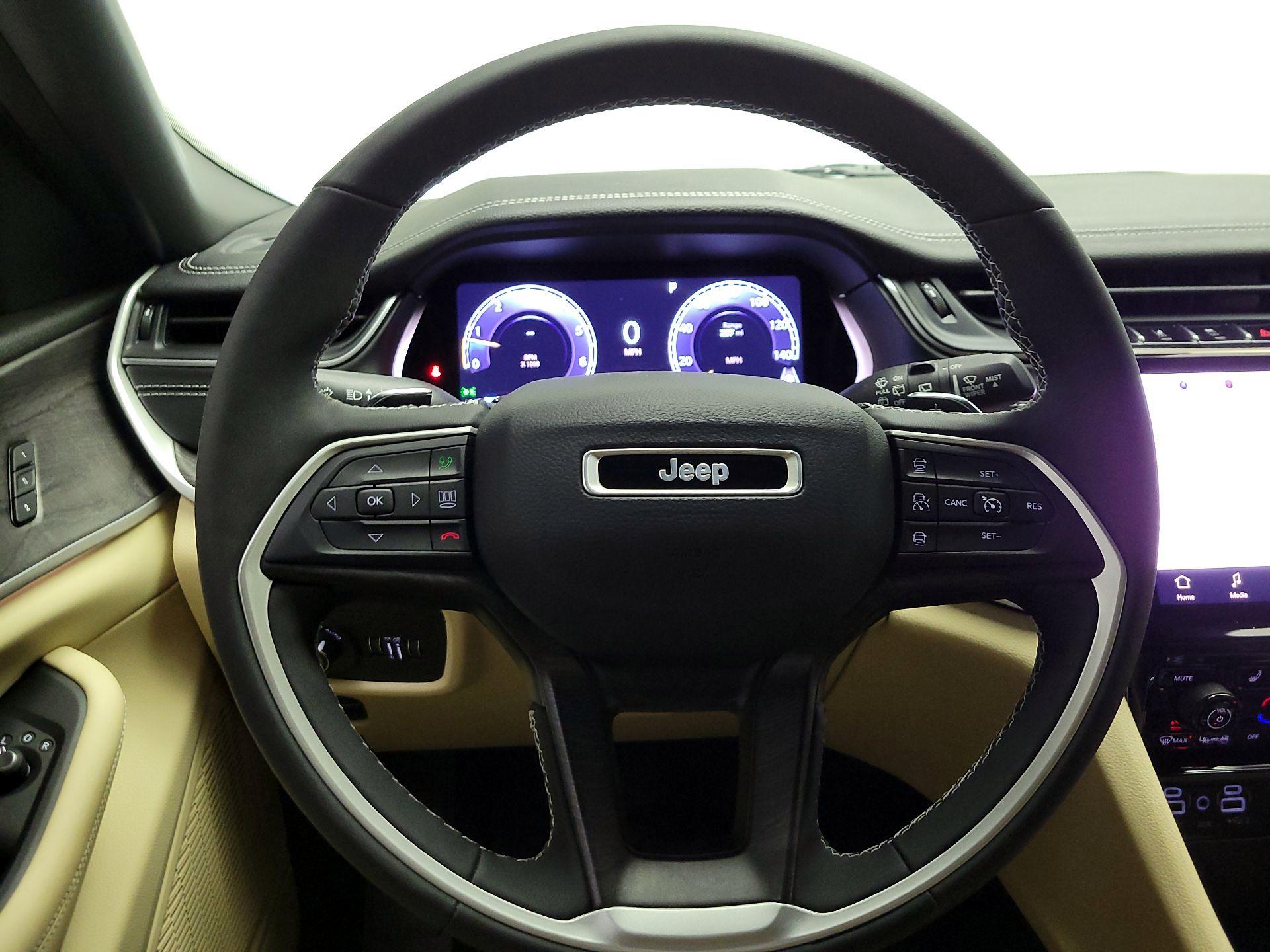 Thumbnail: 2023 Jeep Grand Cherokee - 10