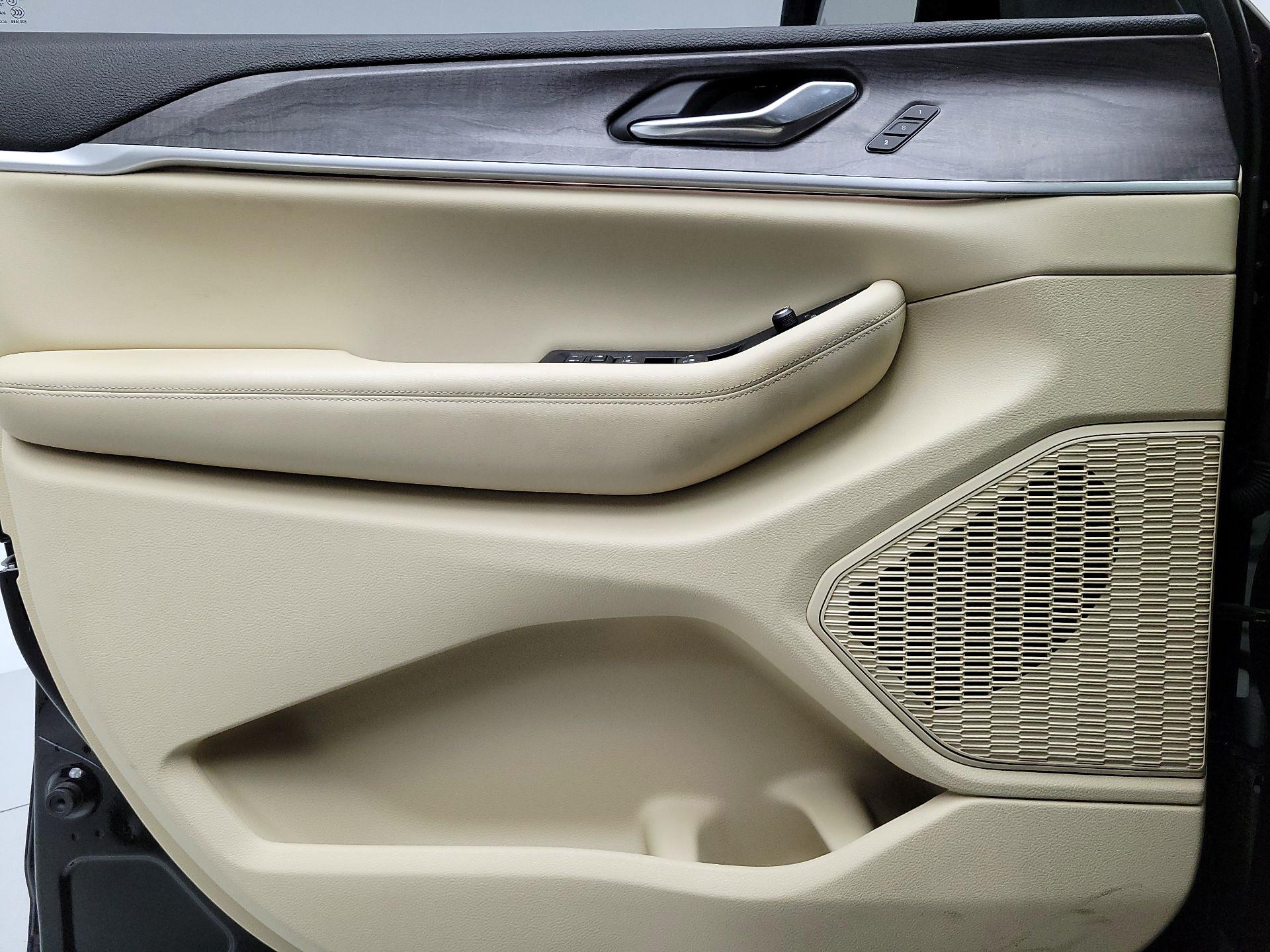 Thumbnail: 2023 Jeep Grand Cherokee - 12
