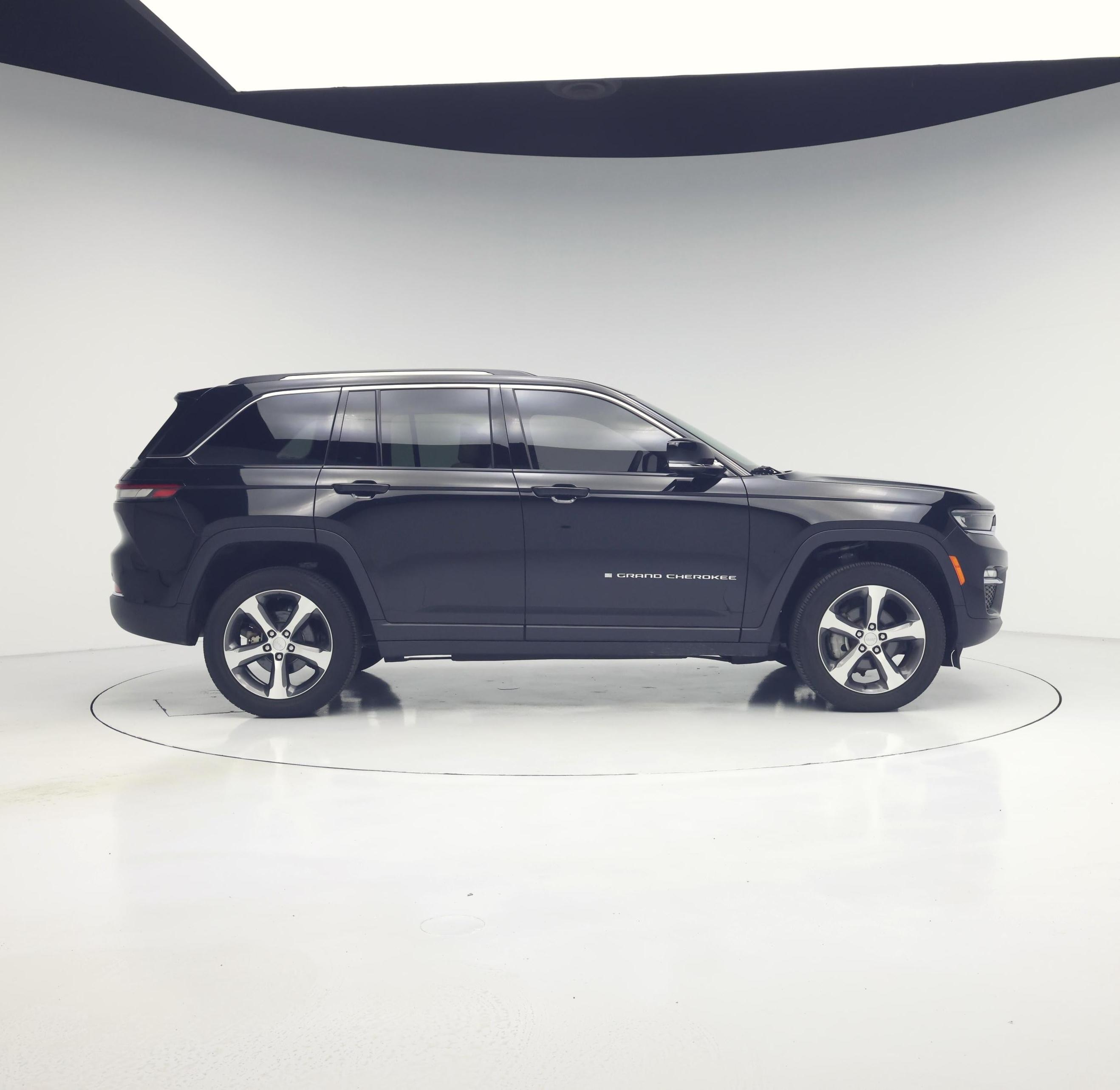 Thumbnail: 2023 Jeep Grand Cherokee - 7