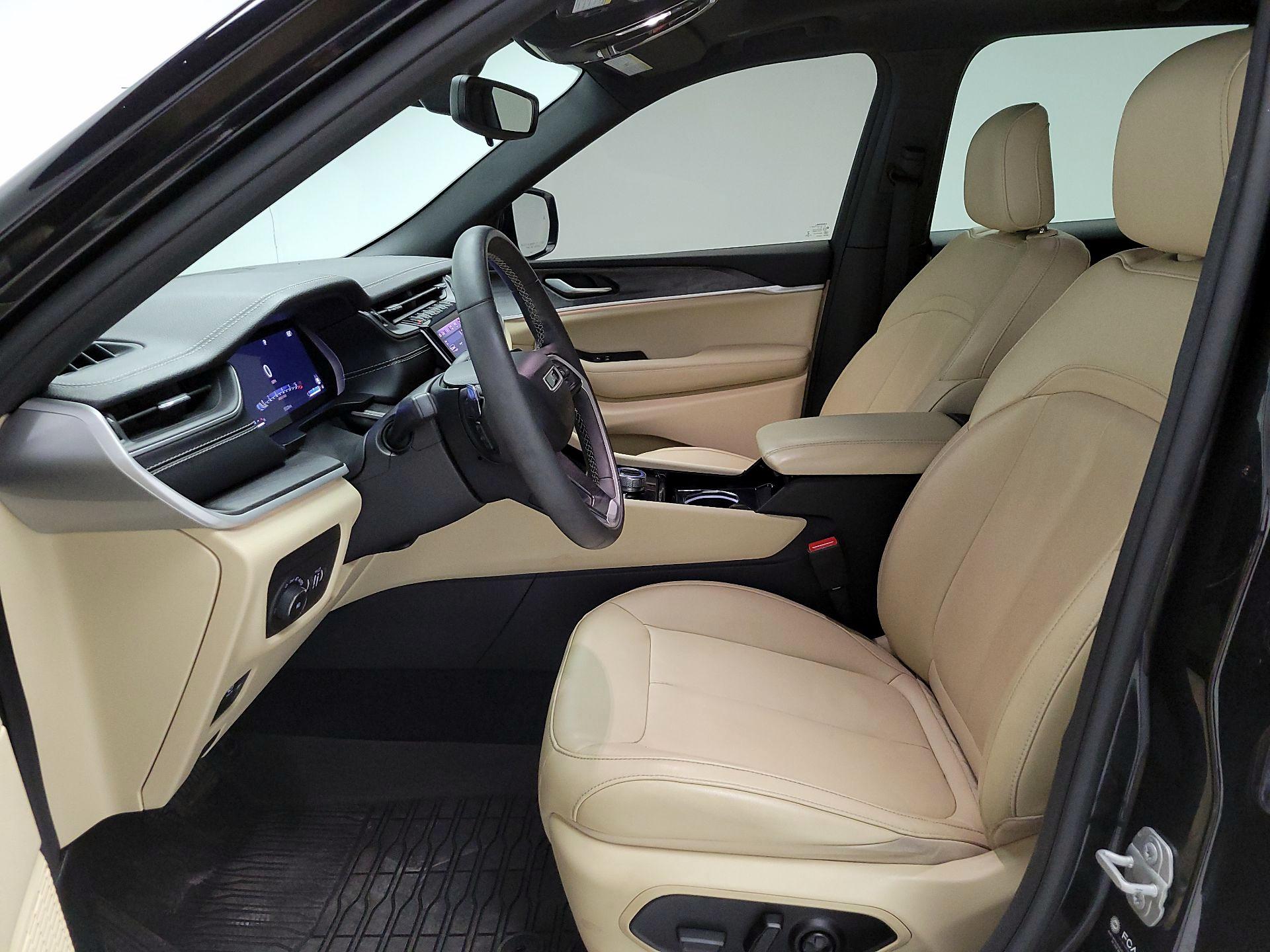 Thumbnail: 2023 Jeep Grand Cherokee - 11