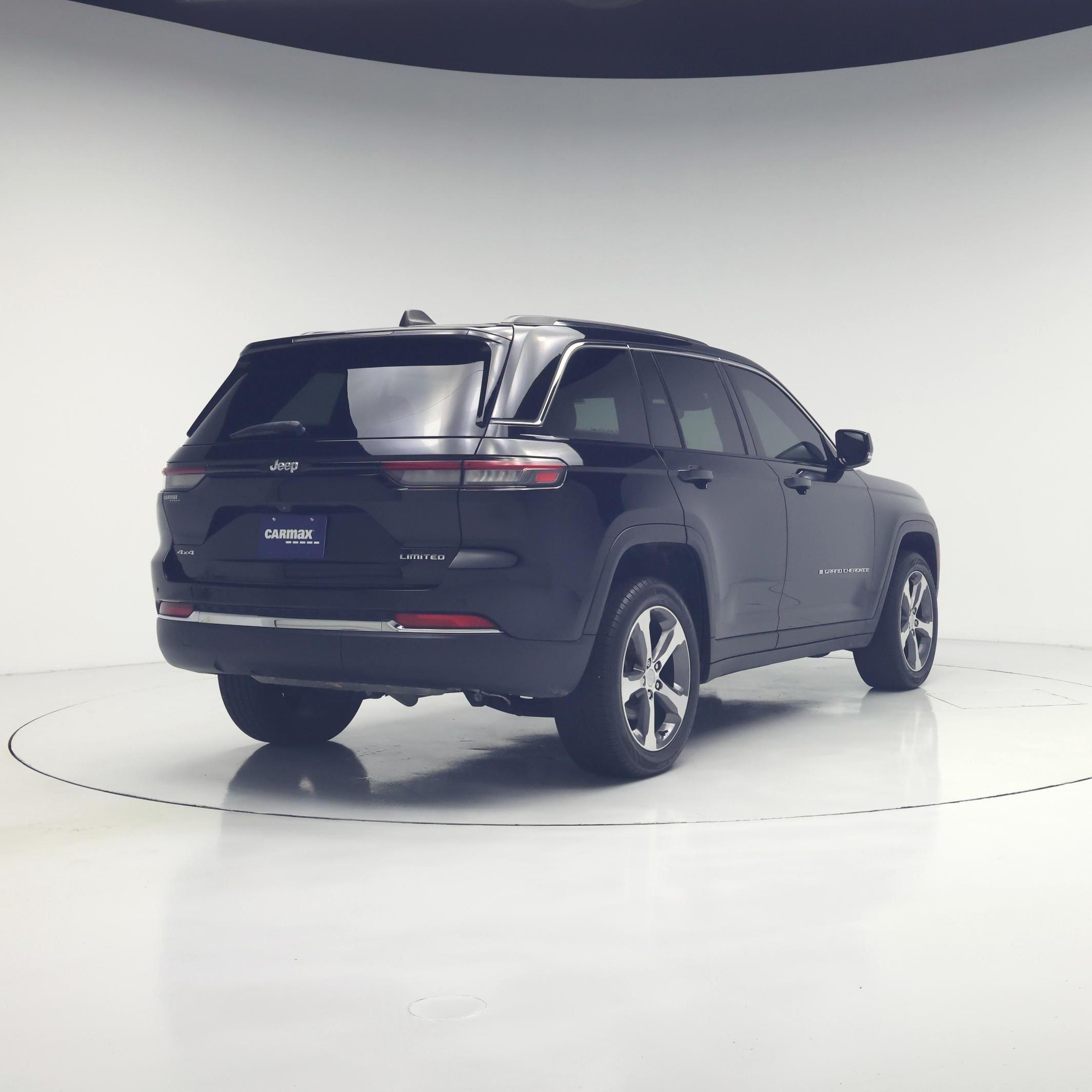 Thumbnail: 2023 Jeep Grand Cherokee - 8