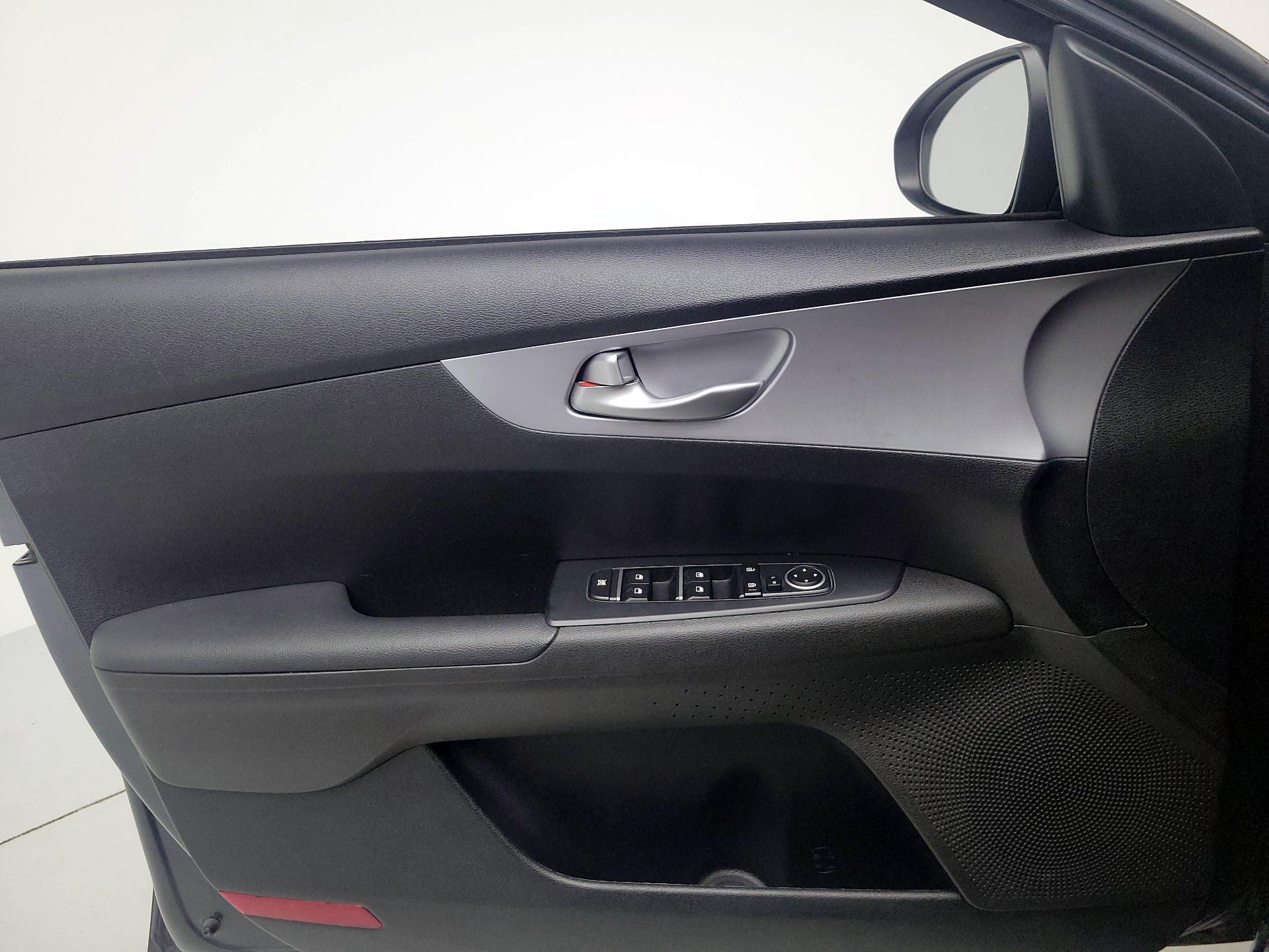 Thumbnail: 2024 Kia Forte - 12