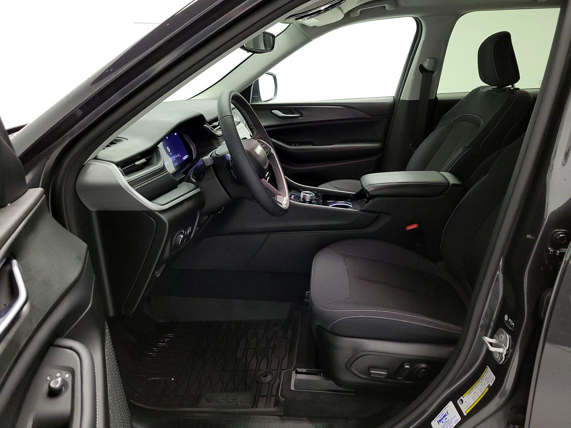 Thumbnail: 2023 Jeep Grand Cherokee - 11