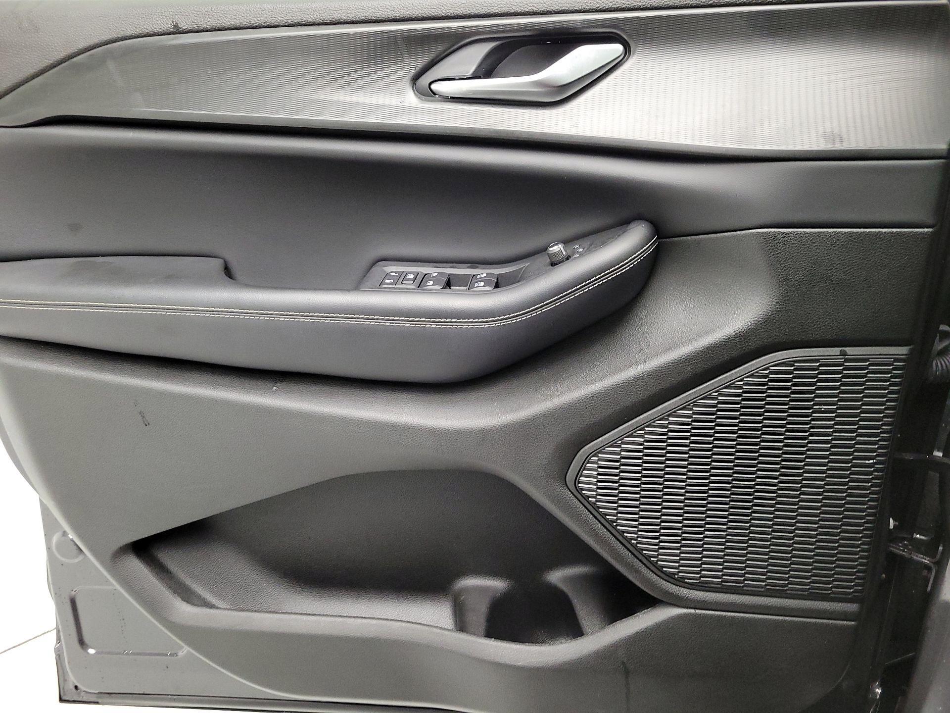 Thumbnail: 2023 Jeep Grand Cherokee - 12