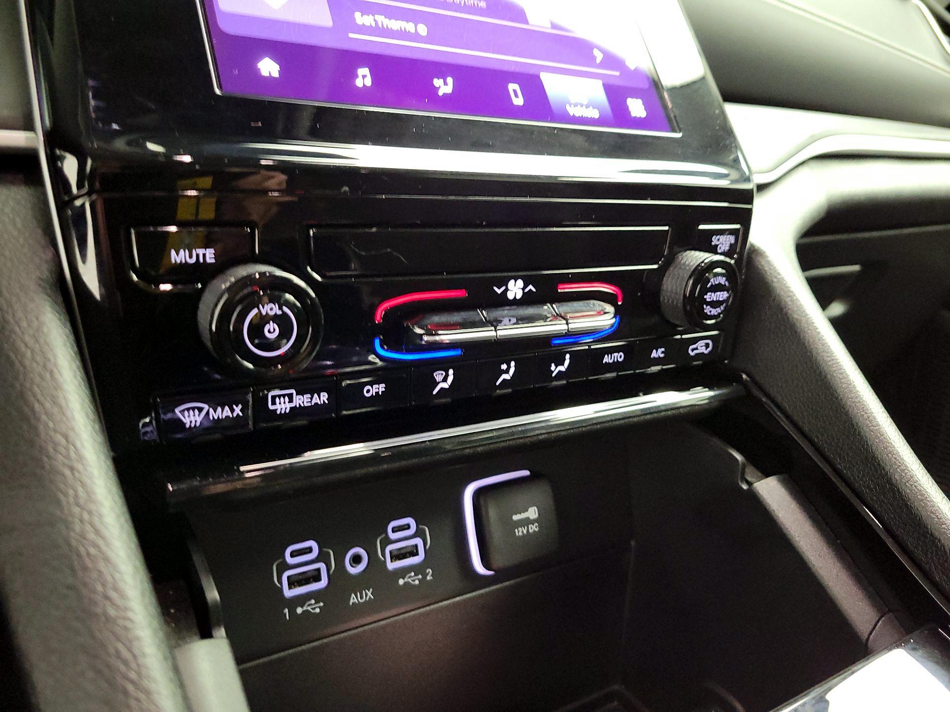 Thumbnail: 2023 Jeep Grand Cherokee - 14