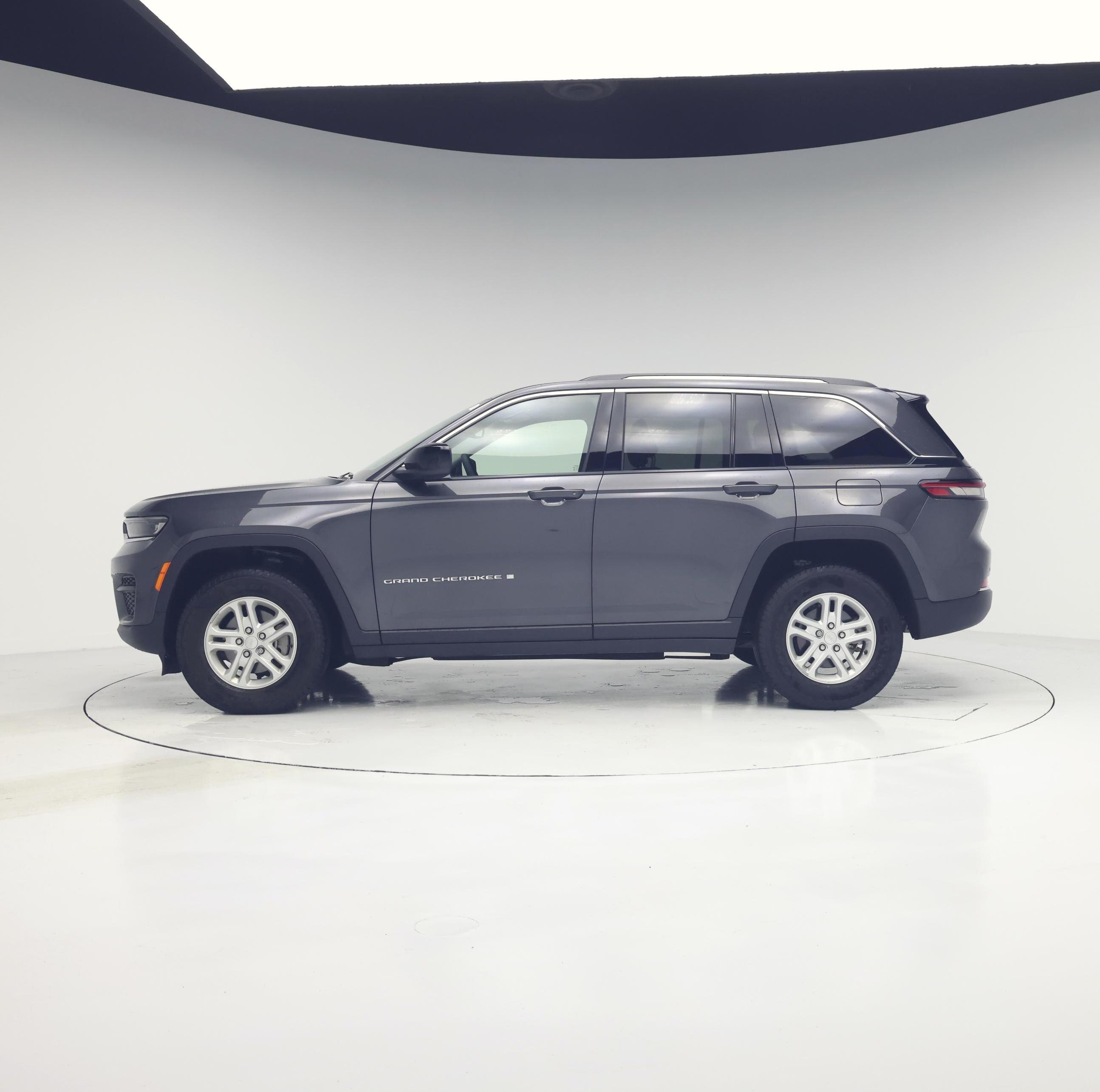 Thumbnail: 2023 Jeep Grand Cherokee - 3