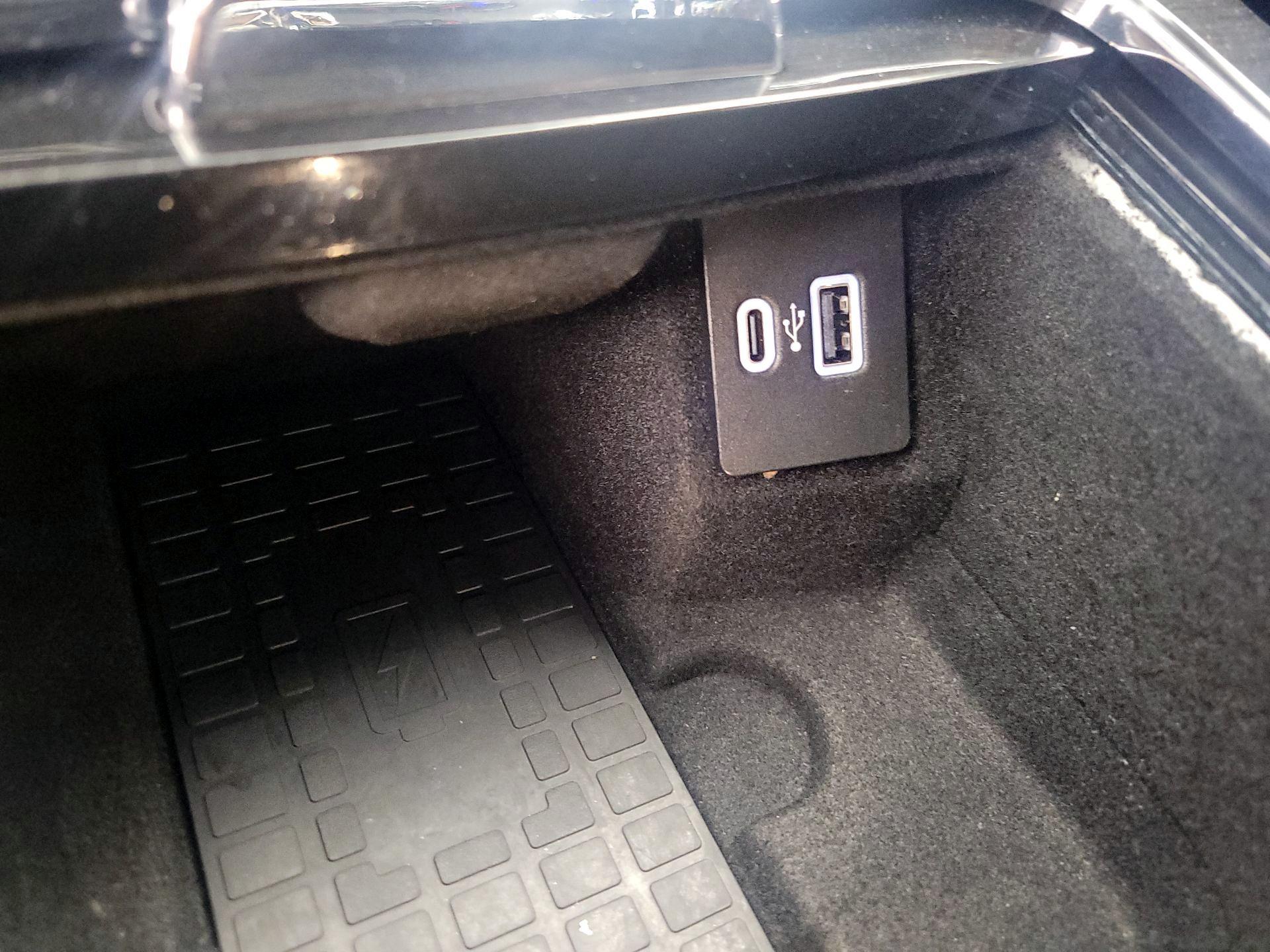 Thumbnail: 2023 Lincoln Nautilus - 19