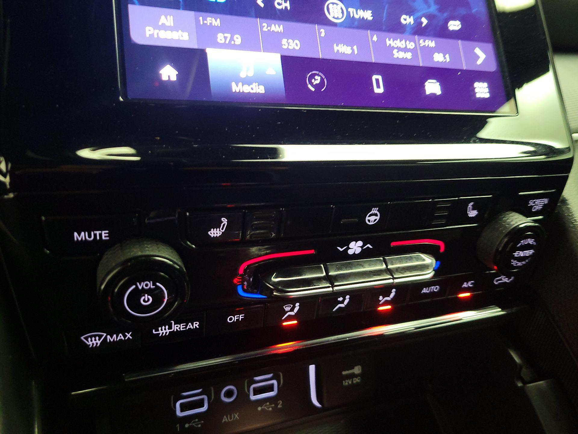 Thumbnail: 2024 Jeep Grand Cherokee - 16