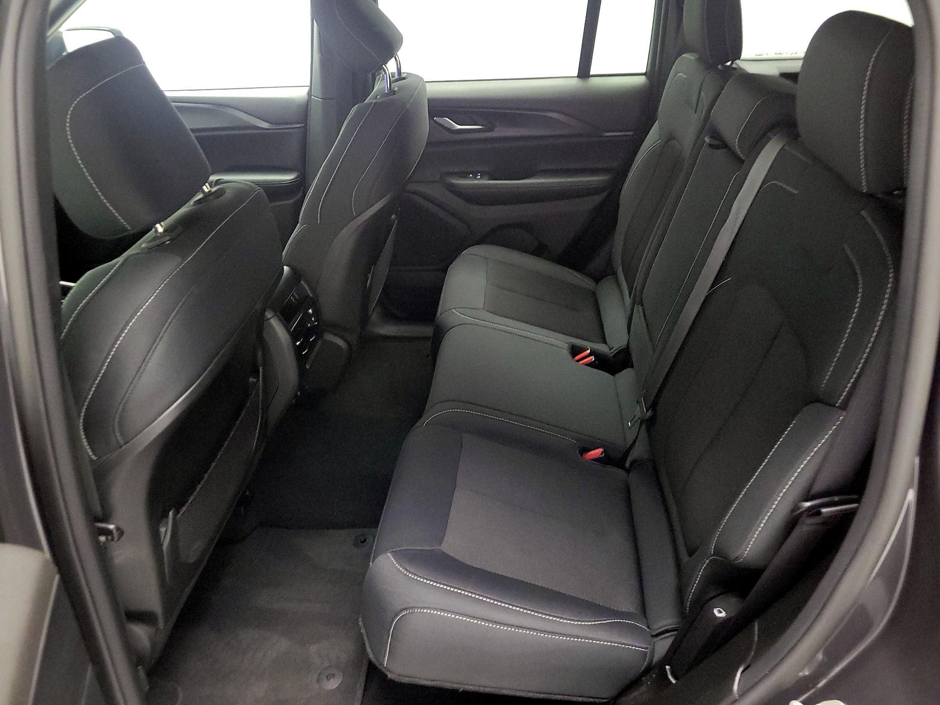 Thumbnail: 2024 Jeep Grand Cherokee - 19