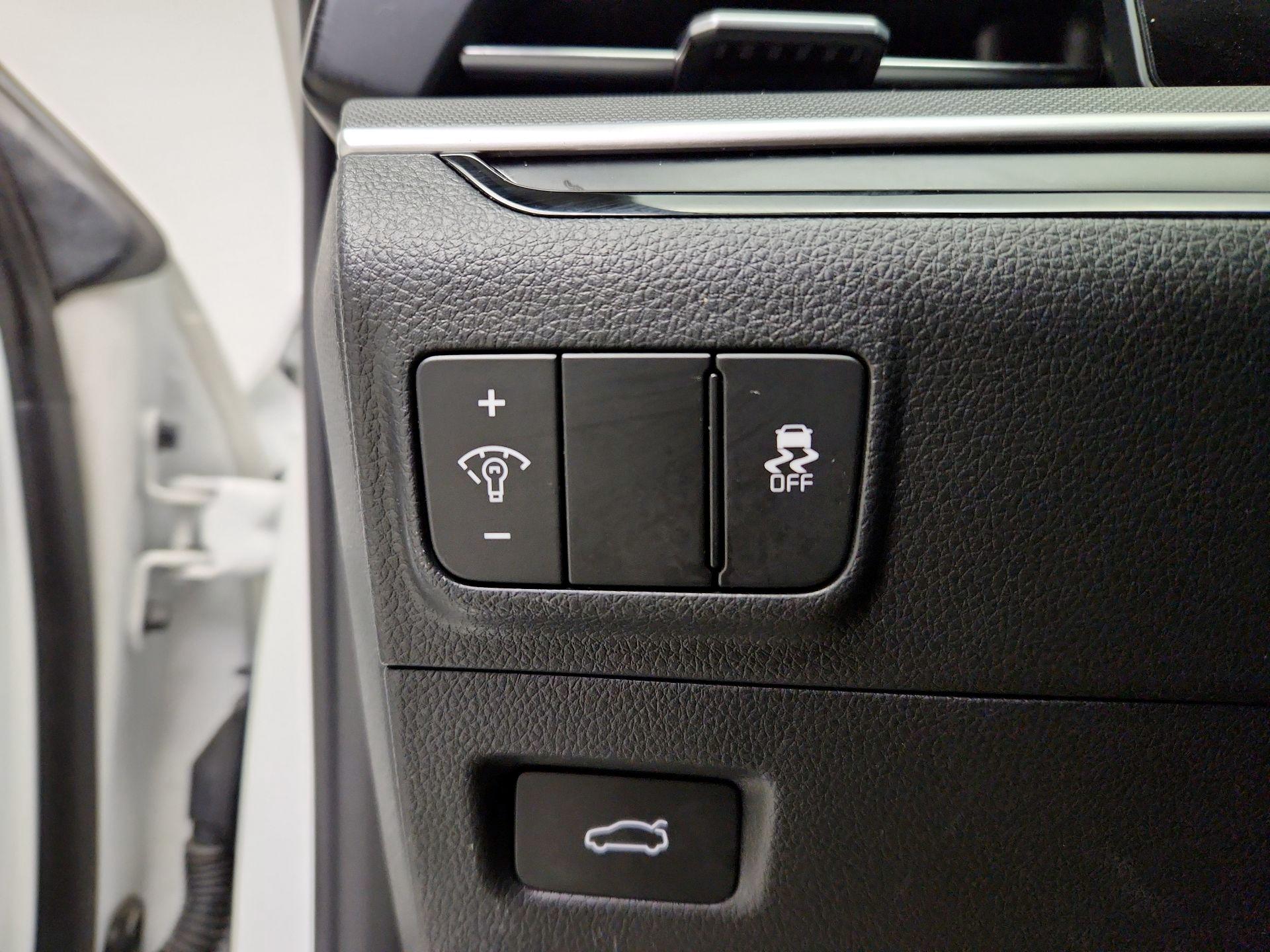 Thumbnail: 2025 Kia K5 - 13