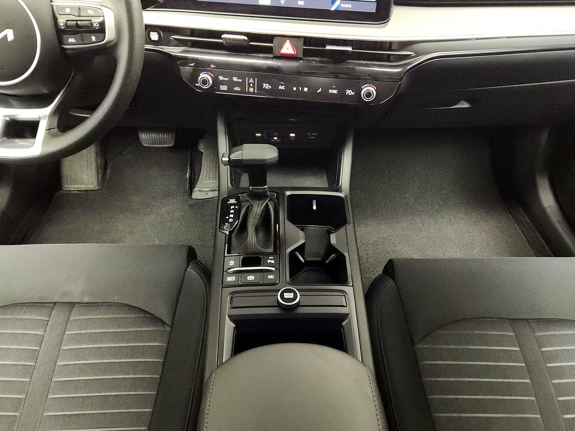 Thumbnail: 2025 Kia K5 - 17