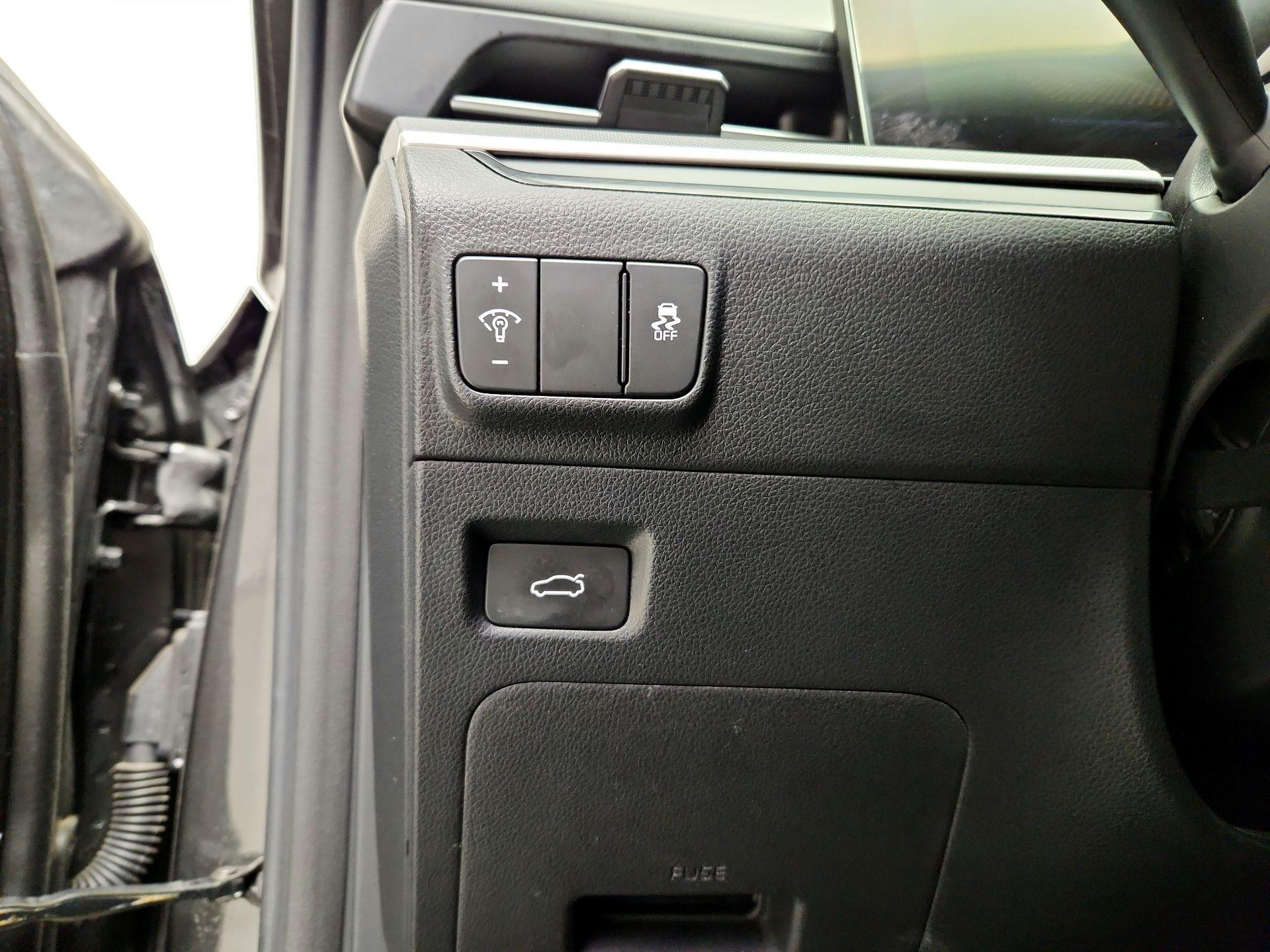 Thumbnail: 2025 Kia K5 - 13