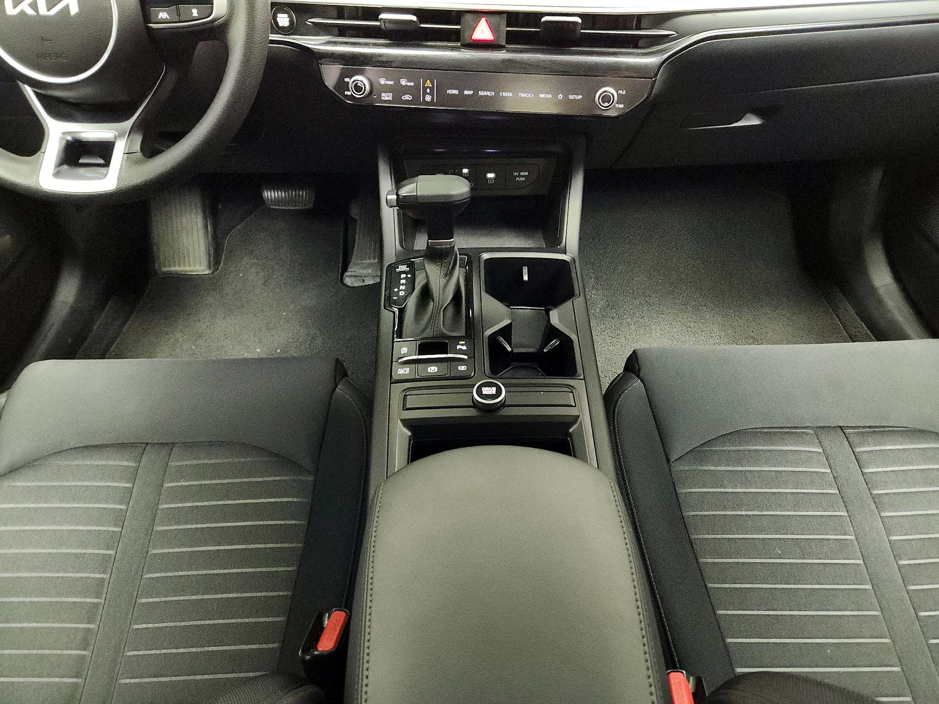 Thumbnail: 2025 Kia K5 - 17