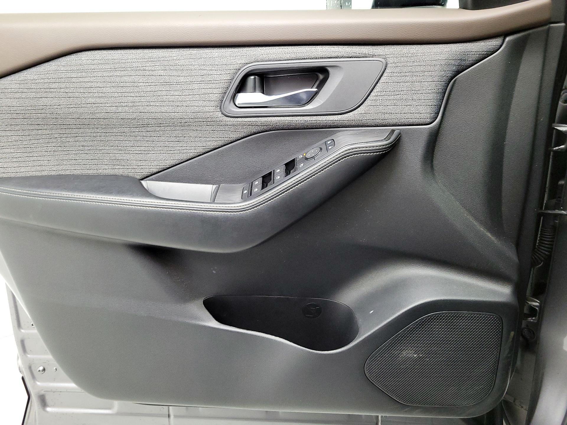 Thumbnail: 2023 Nissan Rogue - 12