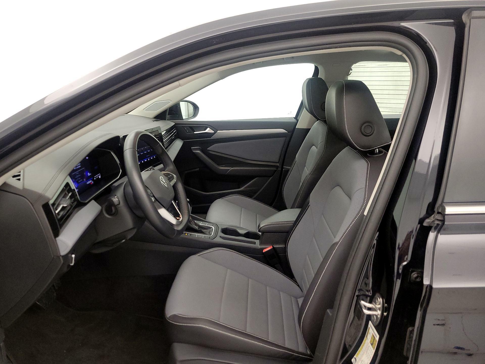 Thumbnail: 2025 Volkswagen Jetta - 11