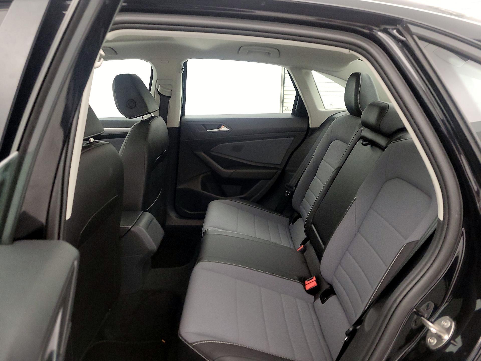 Thumbnail: 2025 Volkswagen Jetta - 19