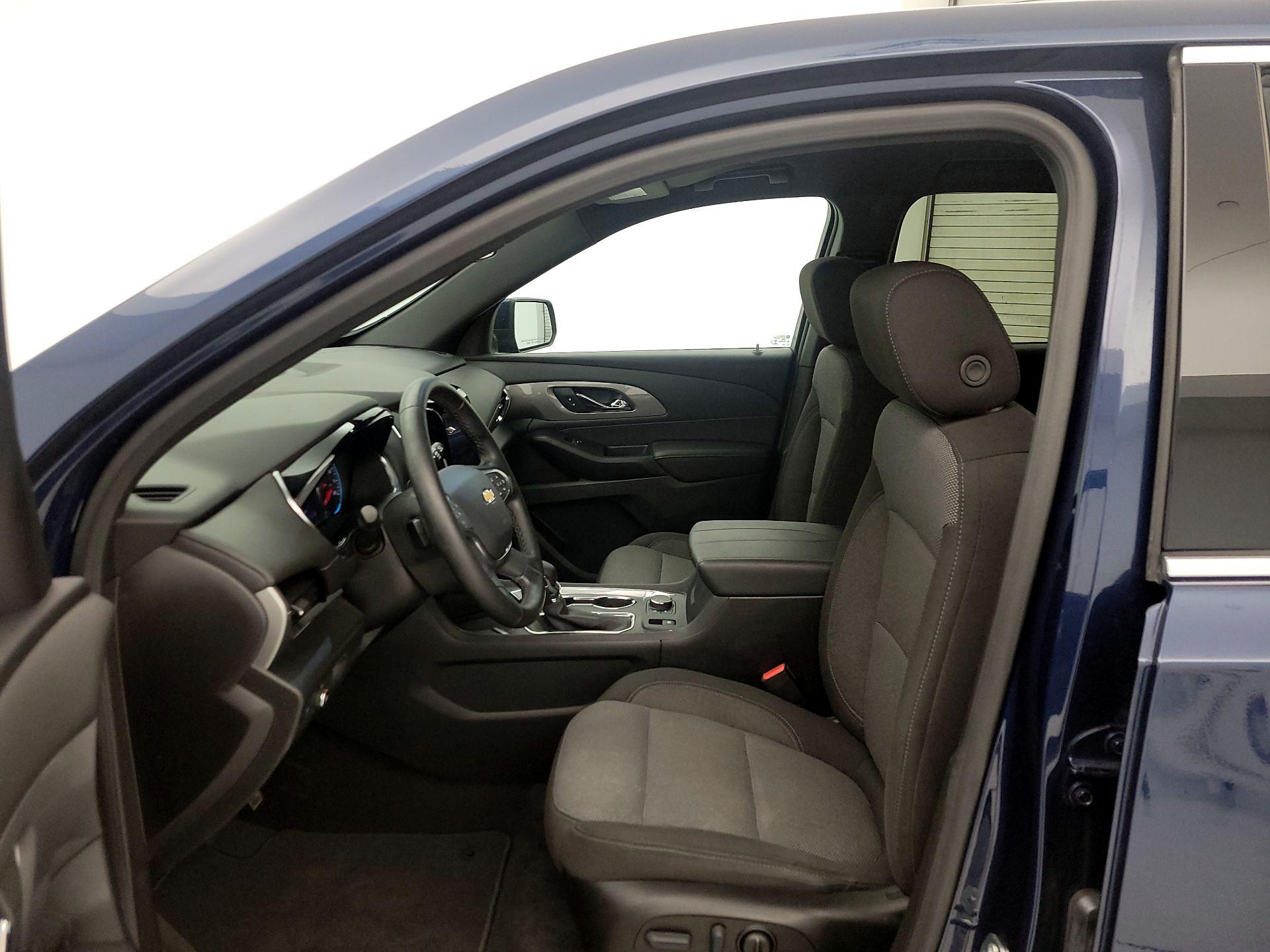 Thumbnail: 2023 Chevrolet Traverse - 11
