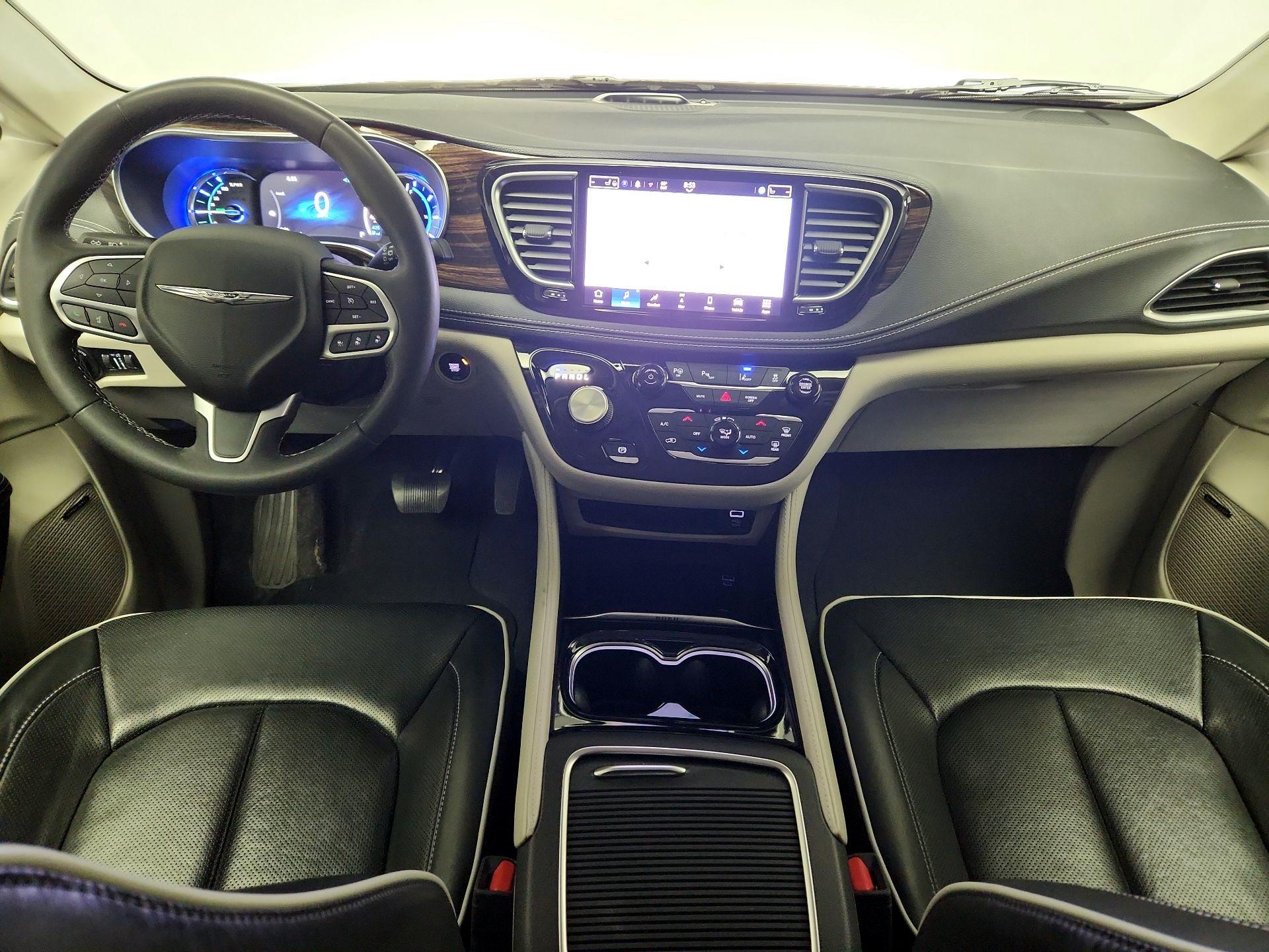 Thumbnail: 2022 Chrysler Pacifica - 9