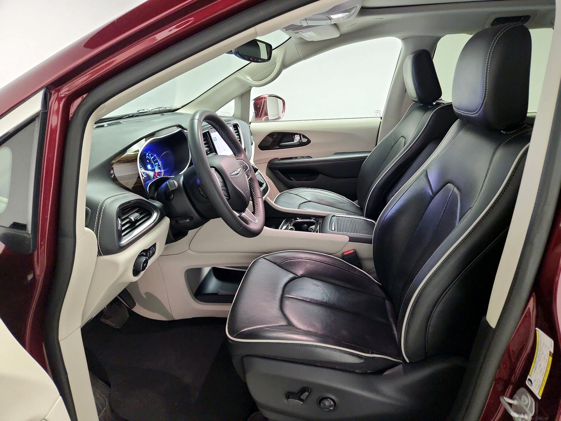Thumbnail: 2022 Chrysler Pacifica - 11