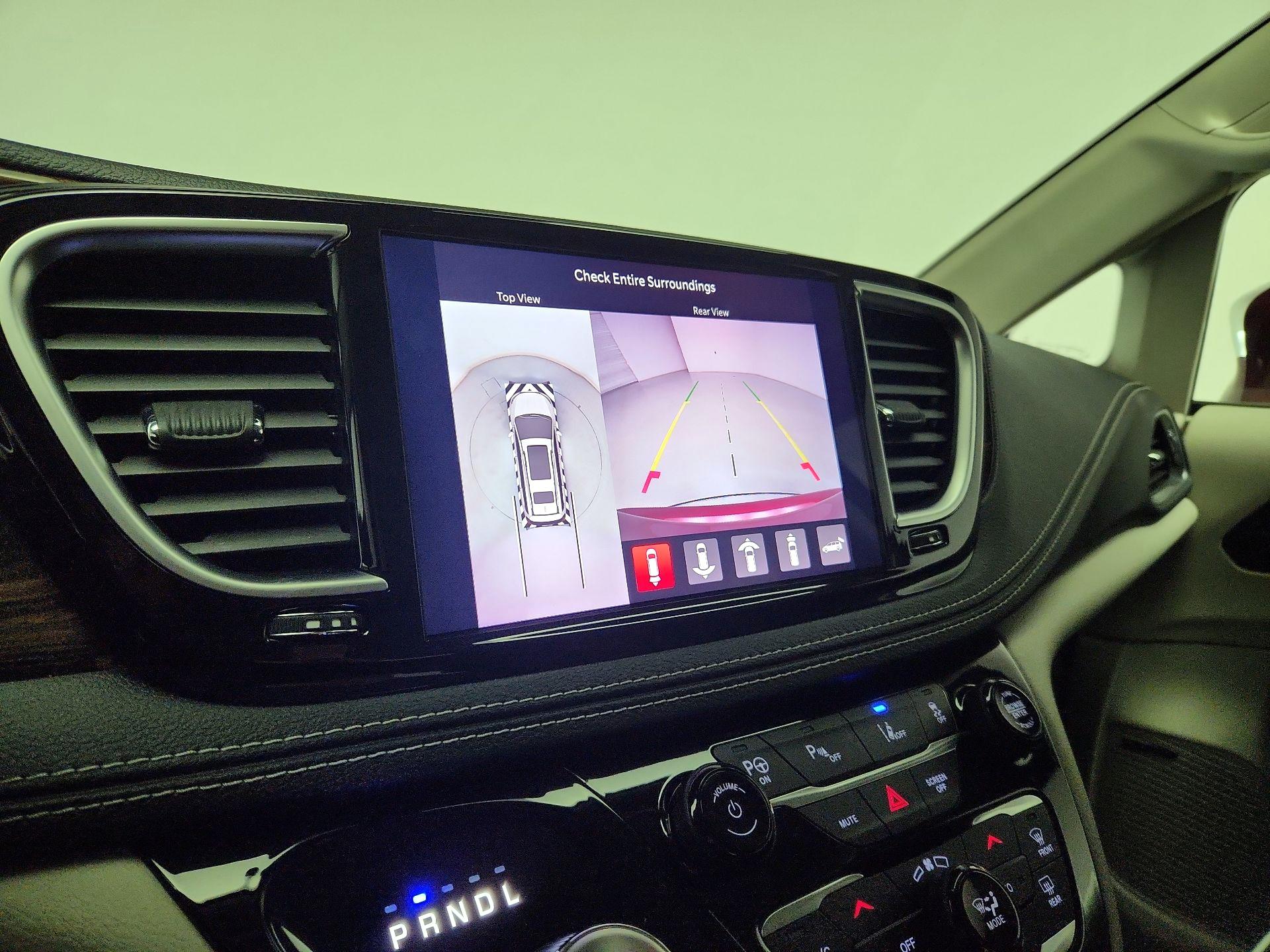 Thumbnail: 2022 Chrysler Pacifica - 15
