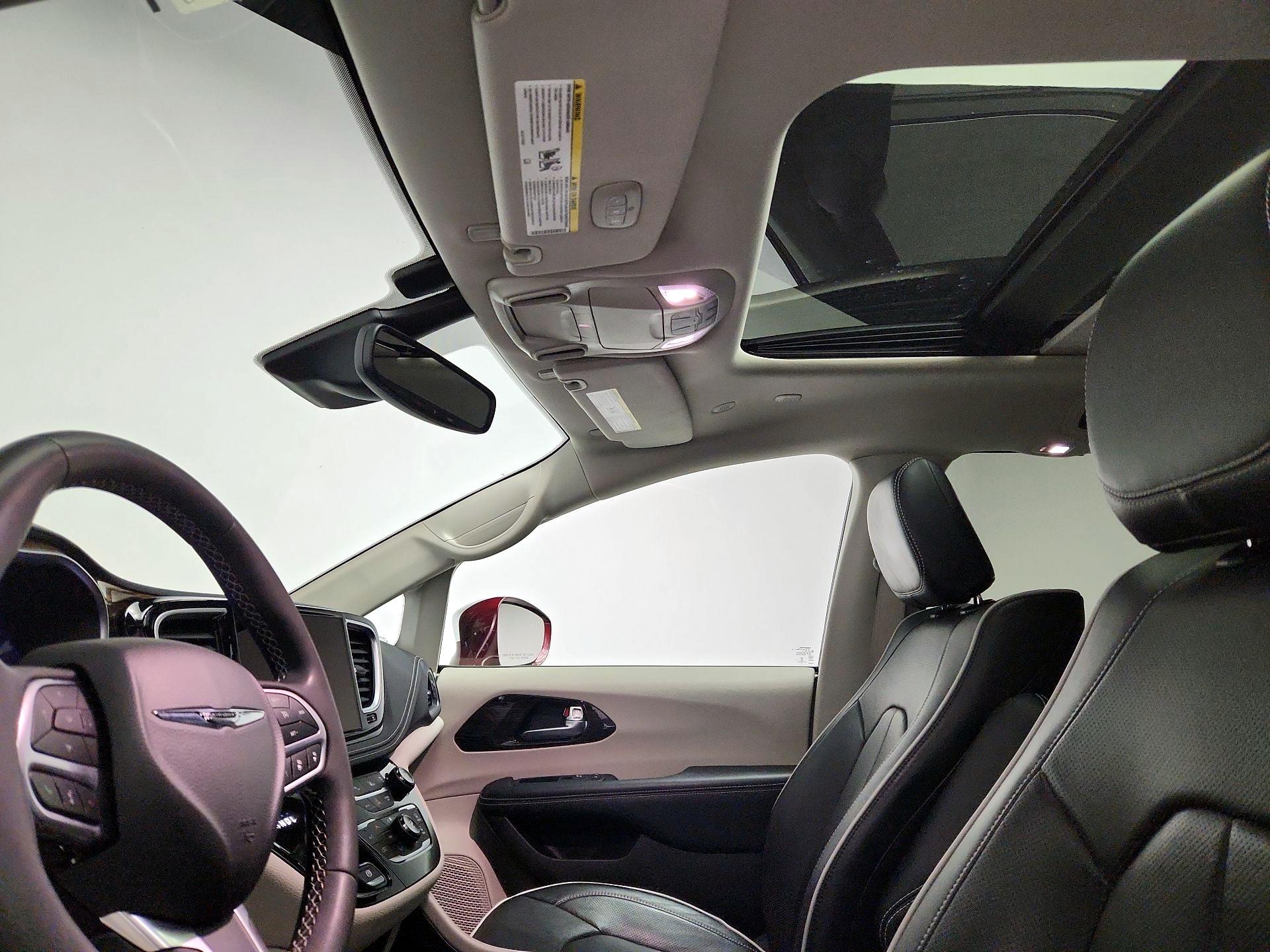Thumbnail: 2022 Chrysler Pacifica - 20