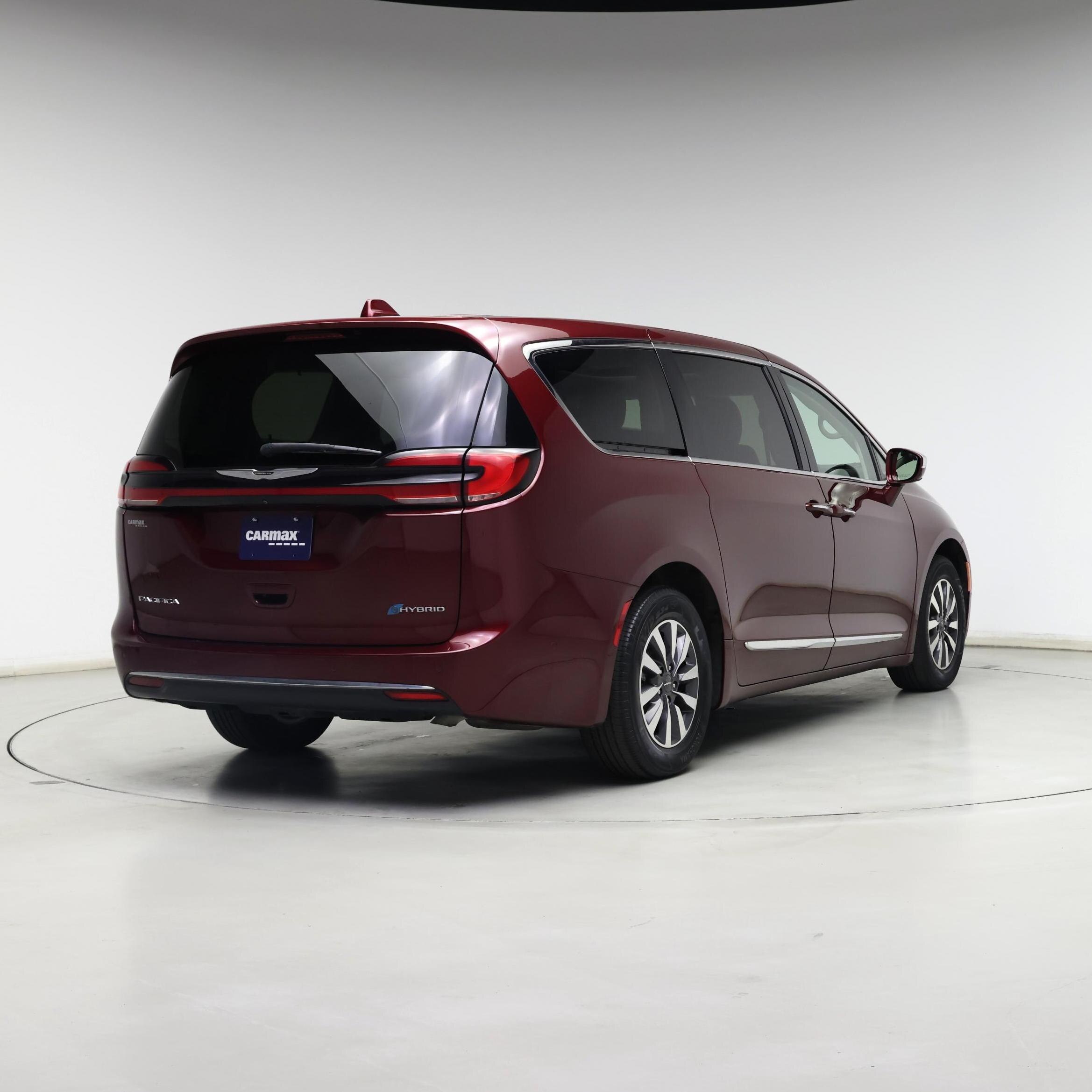 Thumbnail: 2022 Chrysler Pacifica - 8