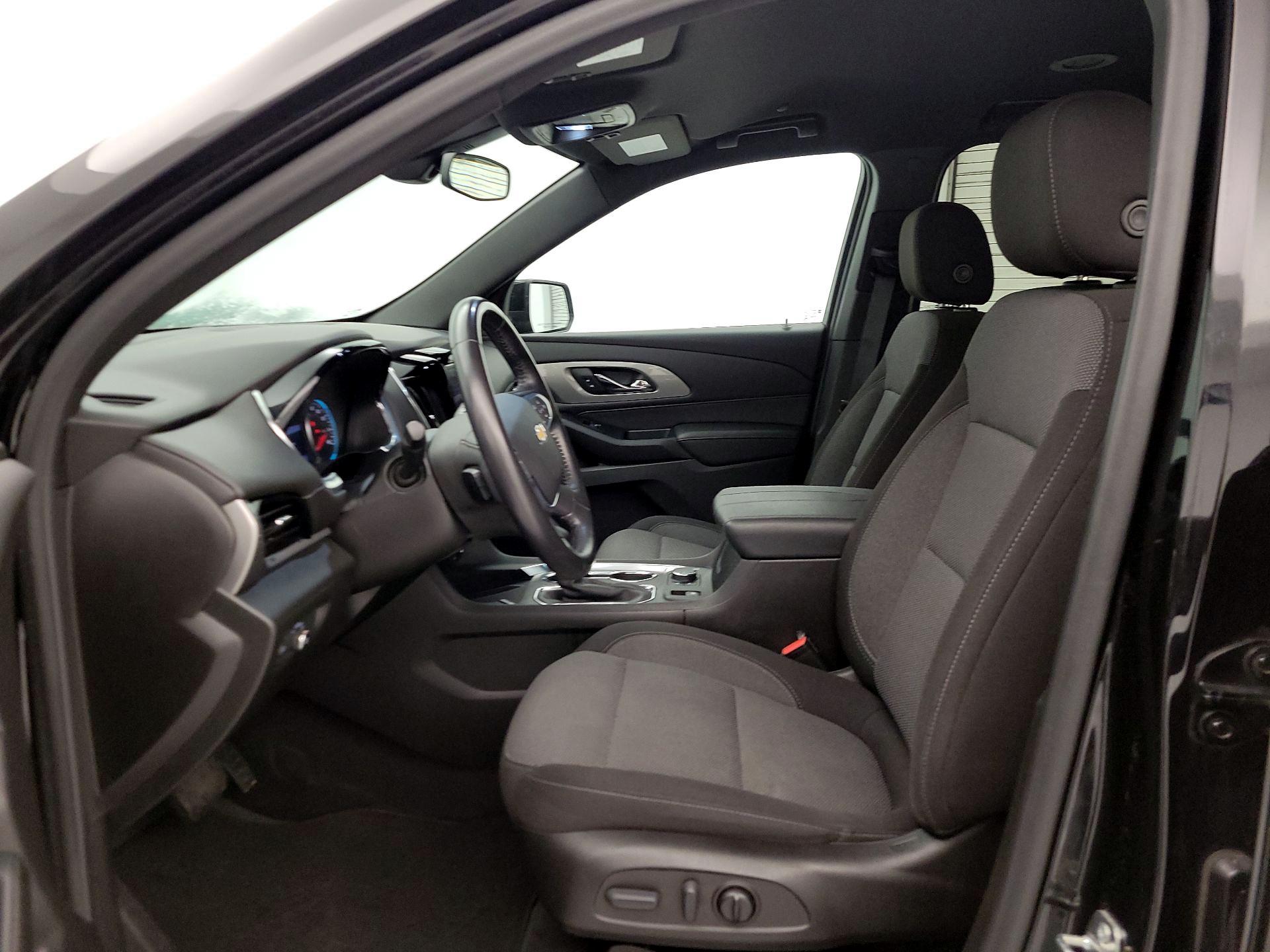 Thumbnail: 2022 Chevrolet Traverse - 11