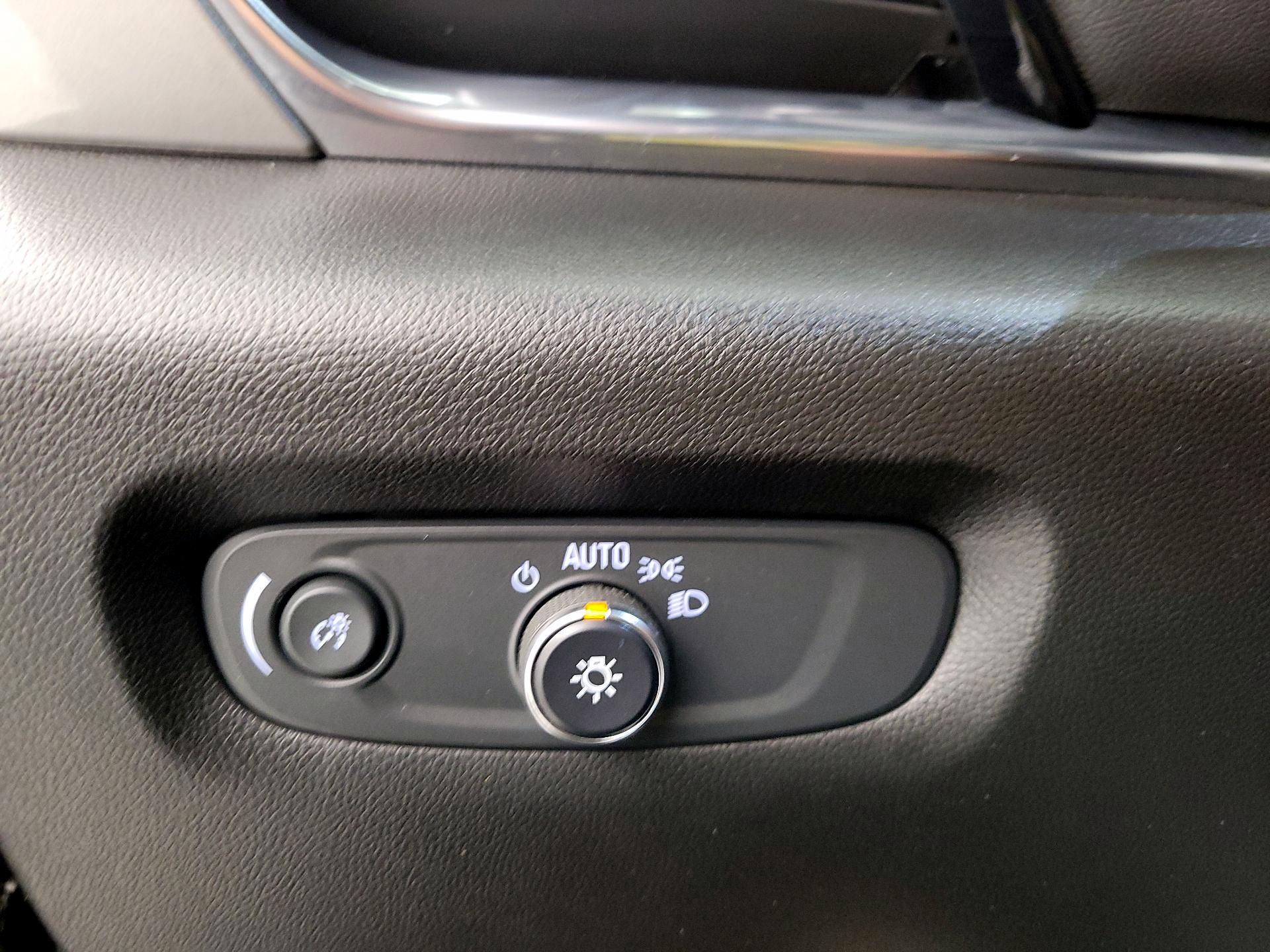 Thumbnail: 2022 Chevrolet Traverse - 13