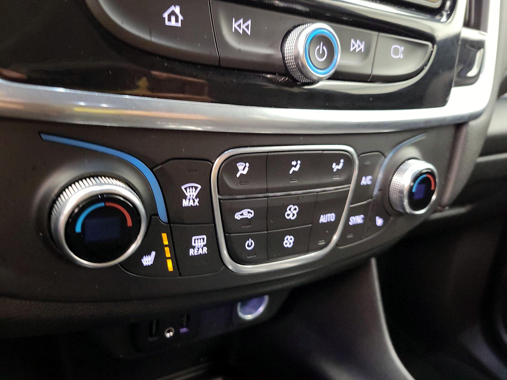 Thumbnail: 2022 Chevrolet Traverse - 16