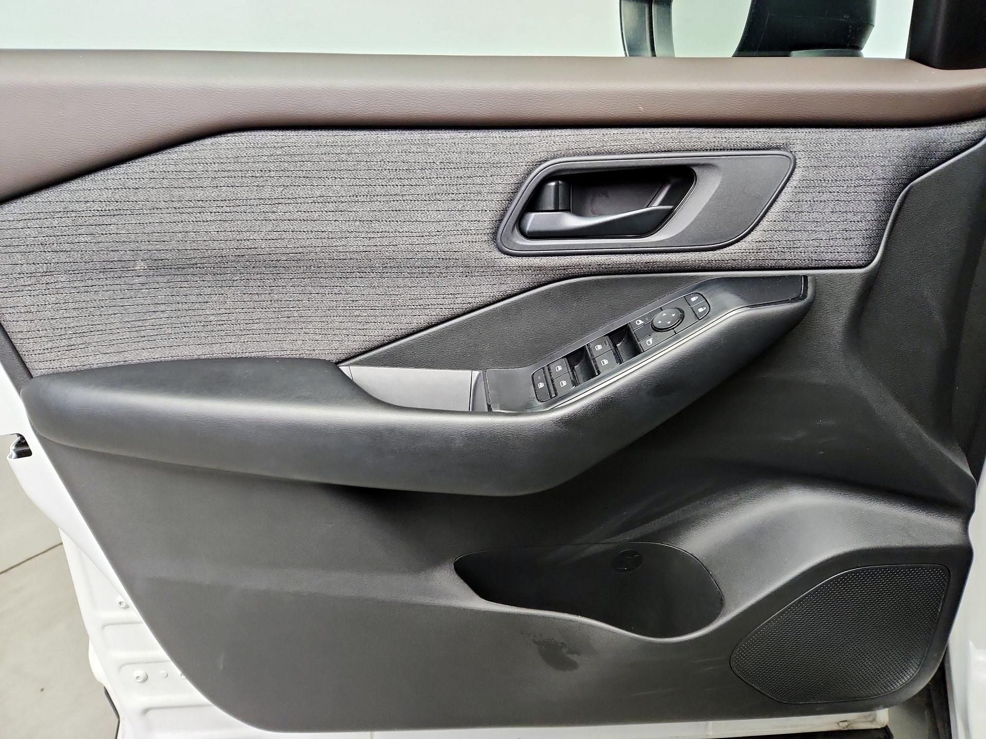 Thumbnail: 2023 Nissan Rogue - 12