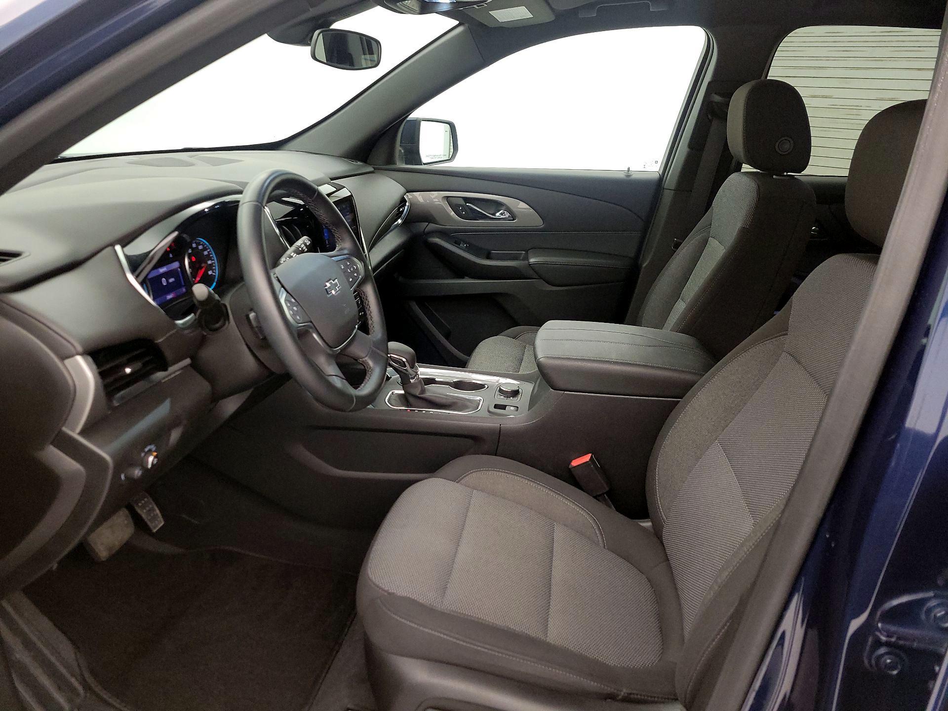 Thumbnail: 2023 Chevrolet Traverse - 11