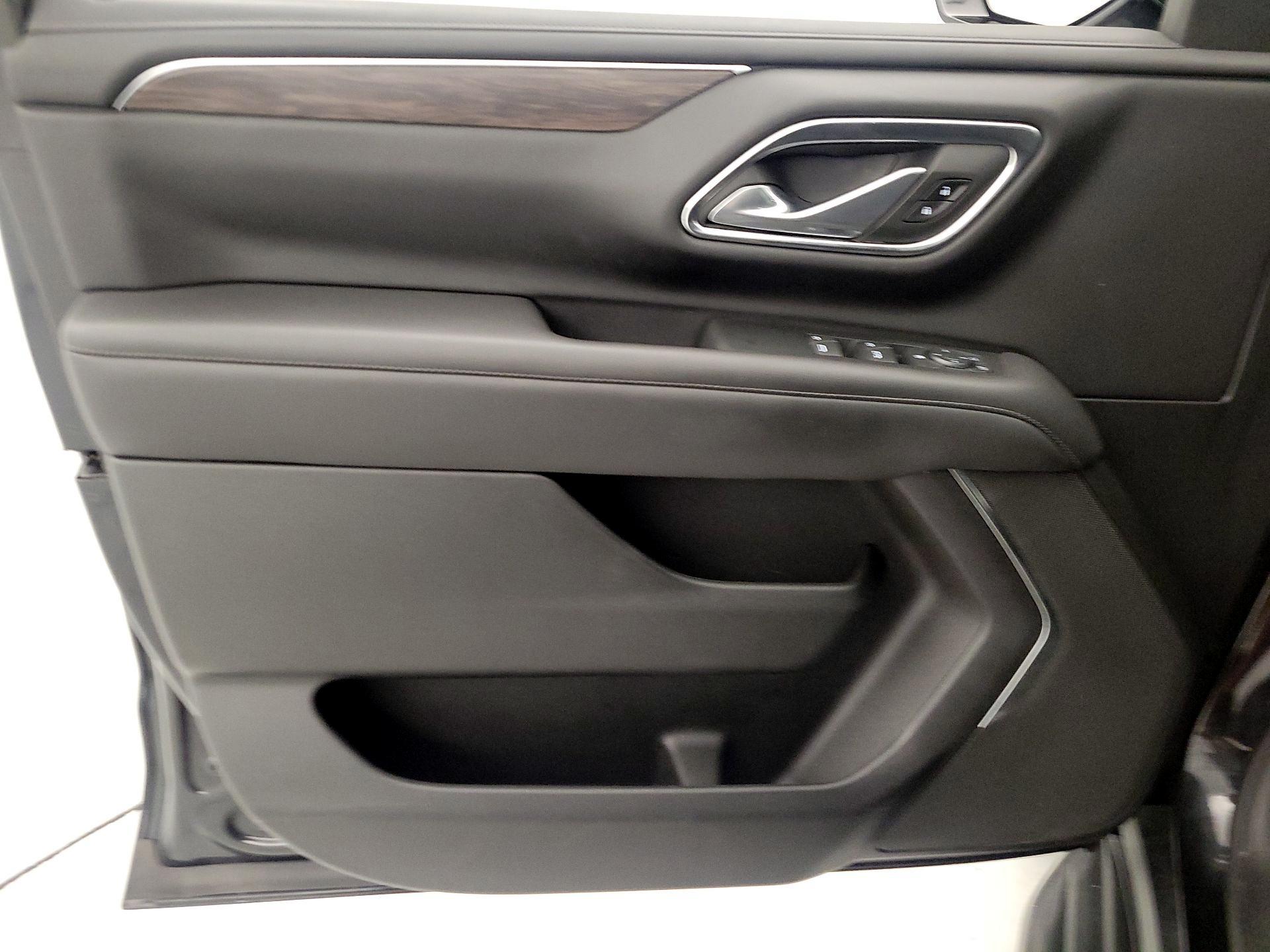 Thumbnail: 2023 Chevrolet Suburban - 12