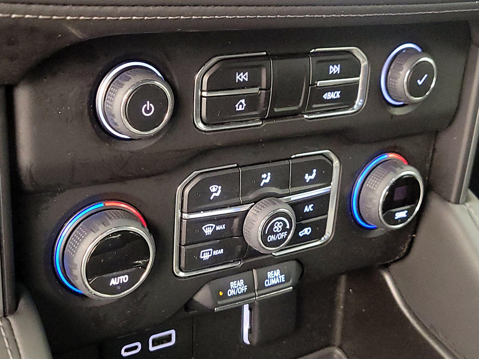 Thumbnail: 2023 Chevrolet Suburban - 16