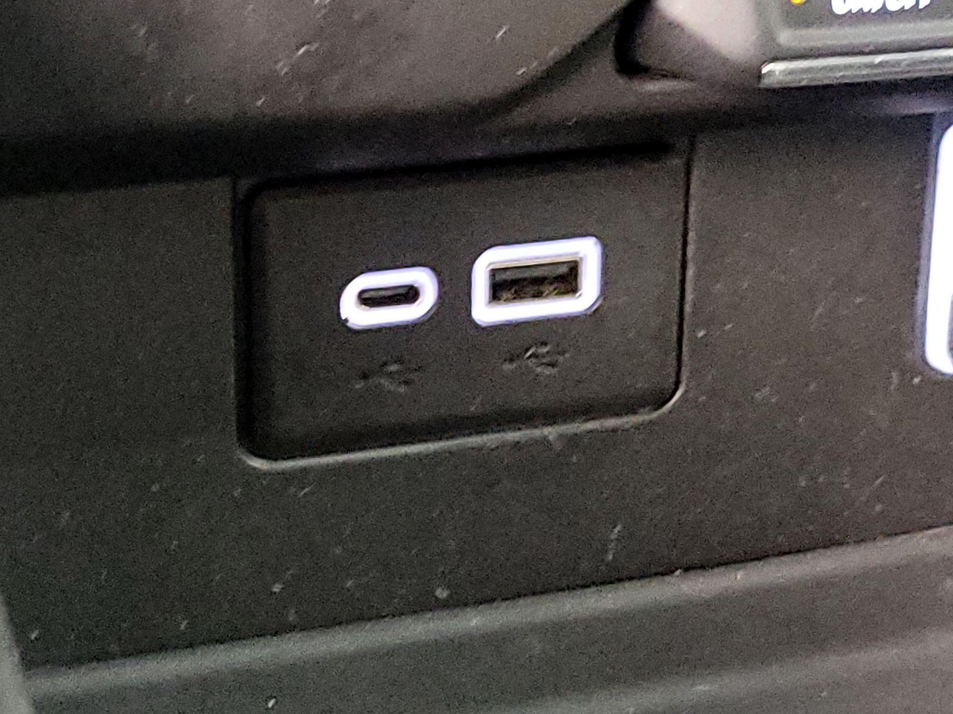 Thumbnail: 2023 Chevrolet Suburban - 18