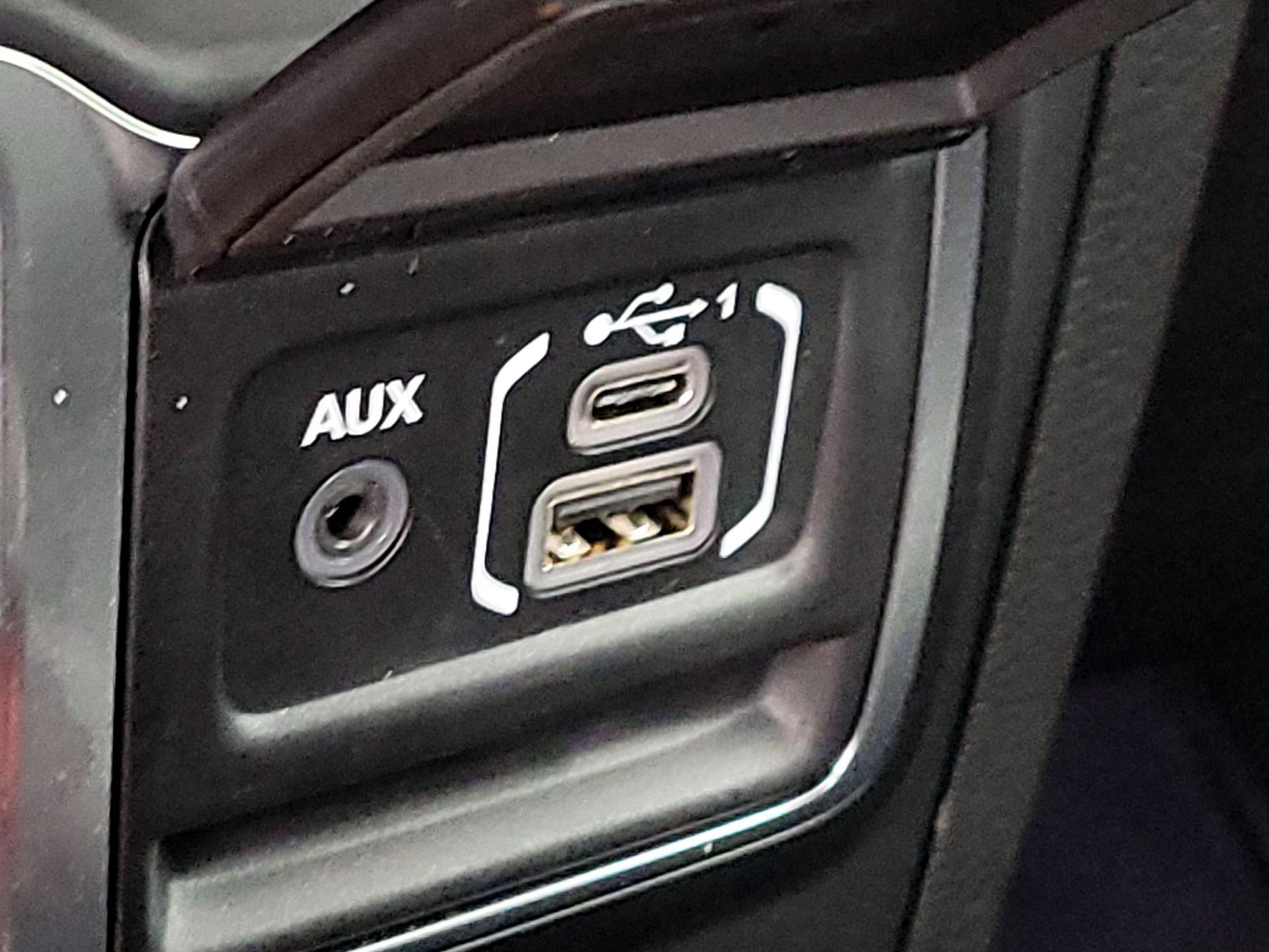 Thumbnail: 2021 Jeep Wrangler - 18